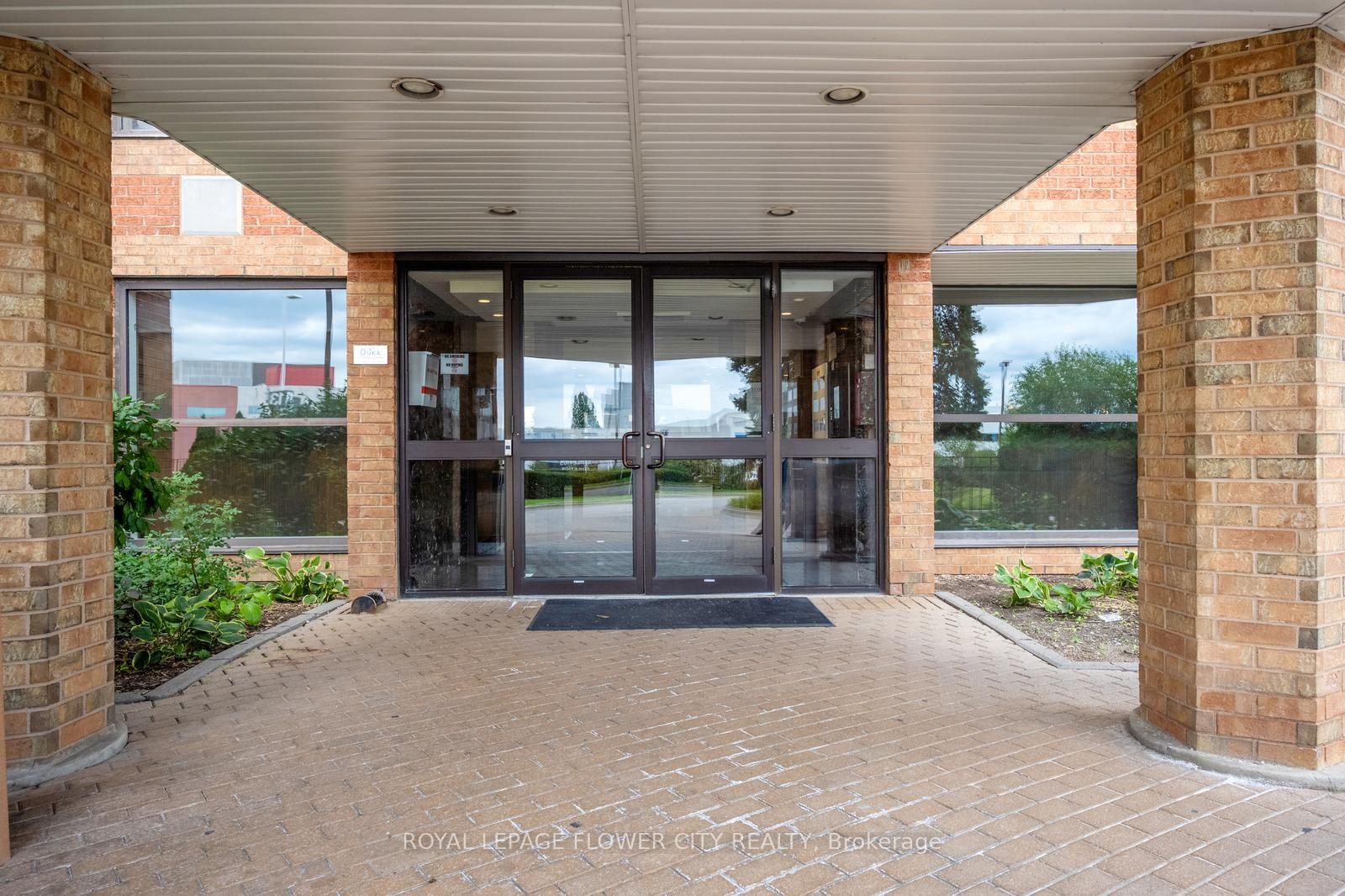 Photo 2 of Unit 417, 6 Humberline Drive, Etobicoke, West Humber-Clairville — HOMEH