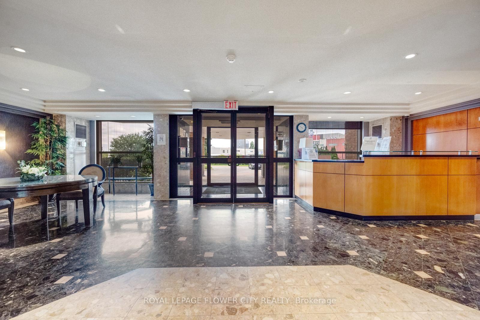 Photo 4 of Unit 417, 6 Humberline Drive, Etobicoke, West Humber-Clairville — HOMEH