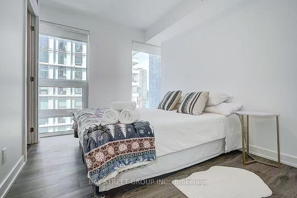 Photo 8 of Unit 2011, 100 Queen Street E, Toronto, Church-Yonge Corridor — HOMEH