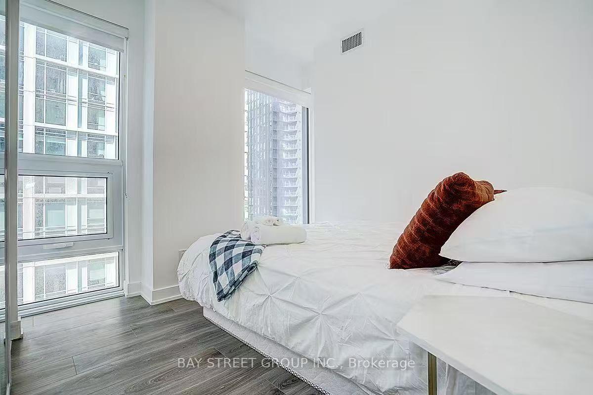 Photo 9 of Unit 2011, 100 Queen Street E, Toronto, Church-Yonge Corridor — HOMEH