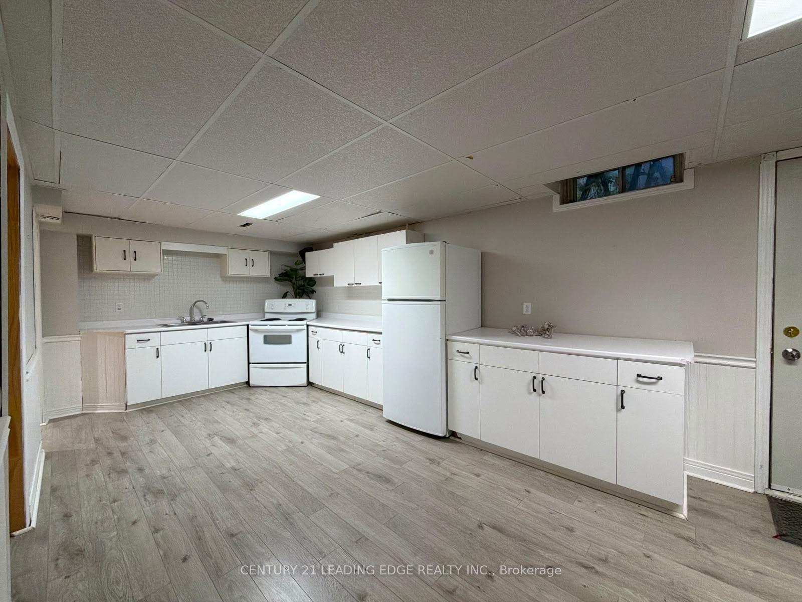 Photo 4 of Unit Lower, 1237 Fieldstone Circle, Pickering, Liverpool — HOMEH