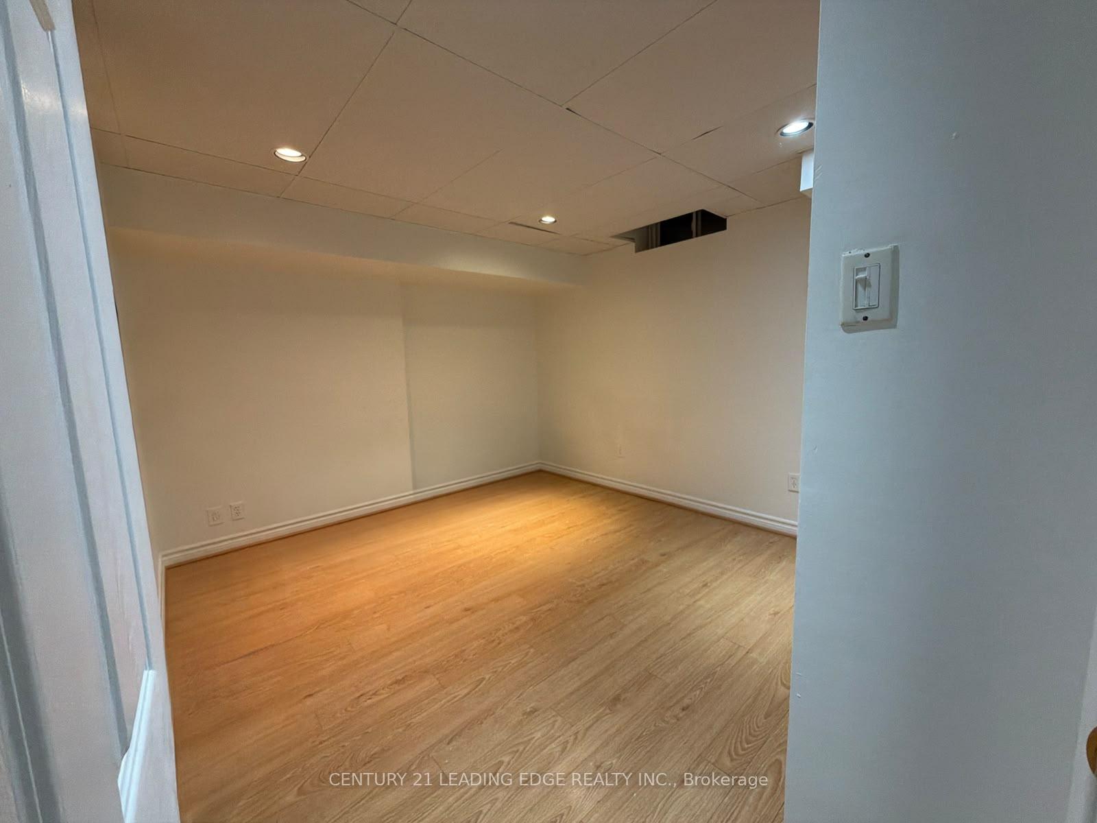 Photo 8 of Unit Lower, 1237 Fieldstone Circle, Pickering, Liverpool — HOMEH