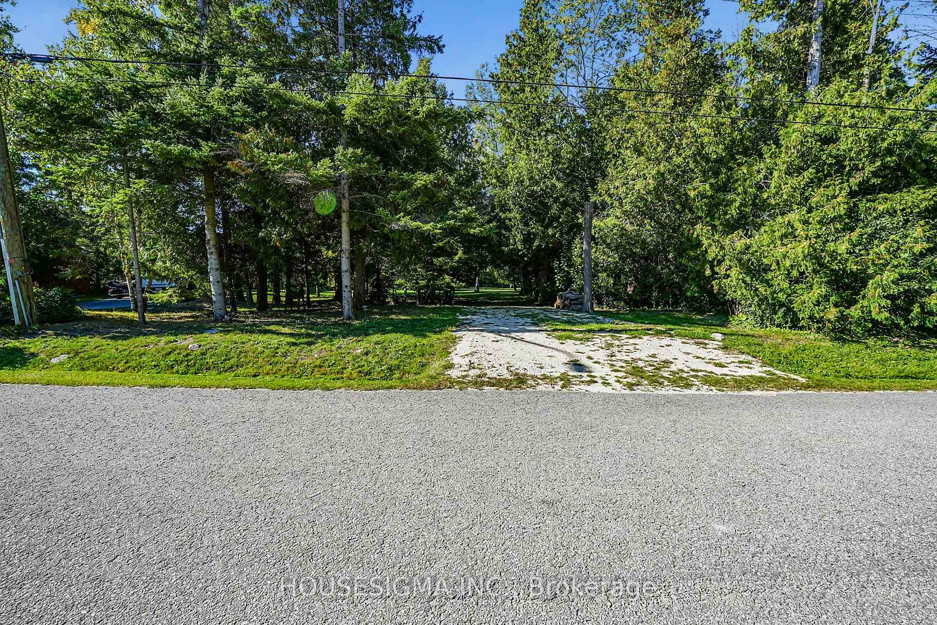 Photo 4 of 60 Robert Street S, Wasaga Beach — HOMEH