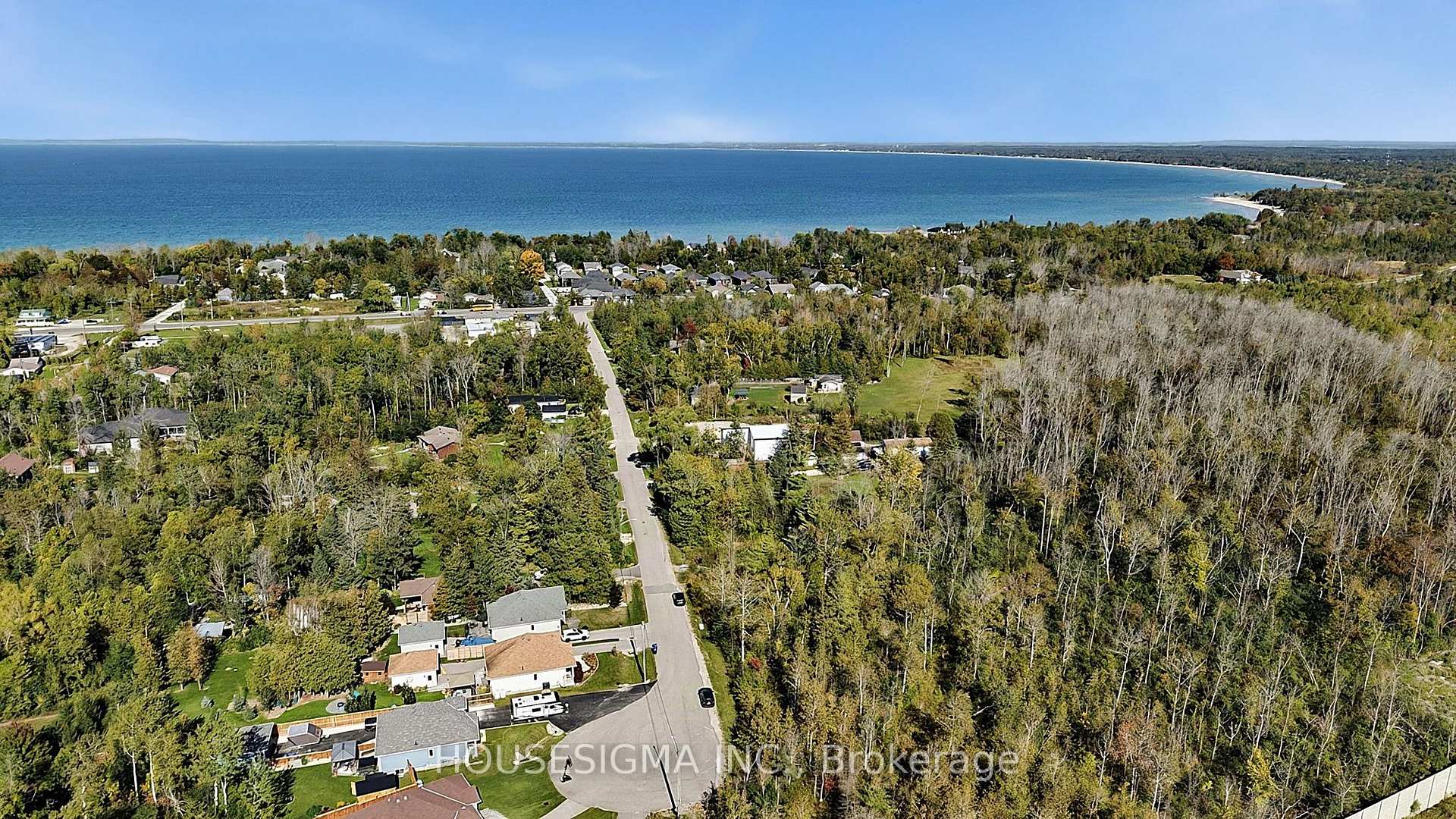 Photo 33 of 60 Robert Street S, Wasaga Beach — HOMEH