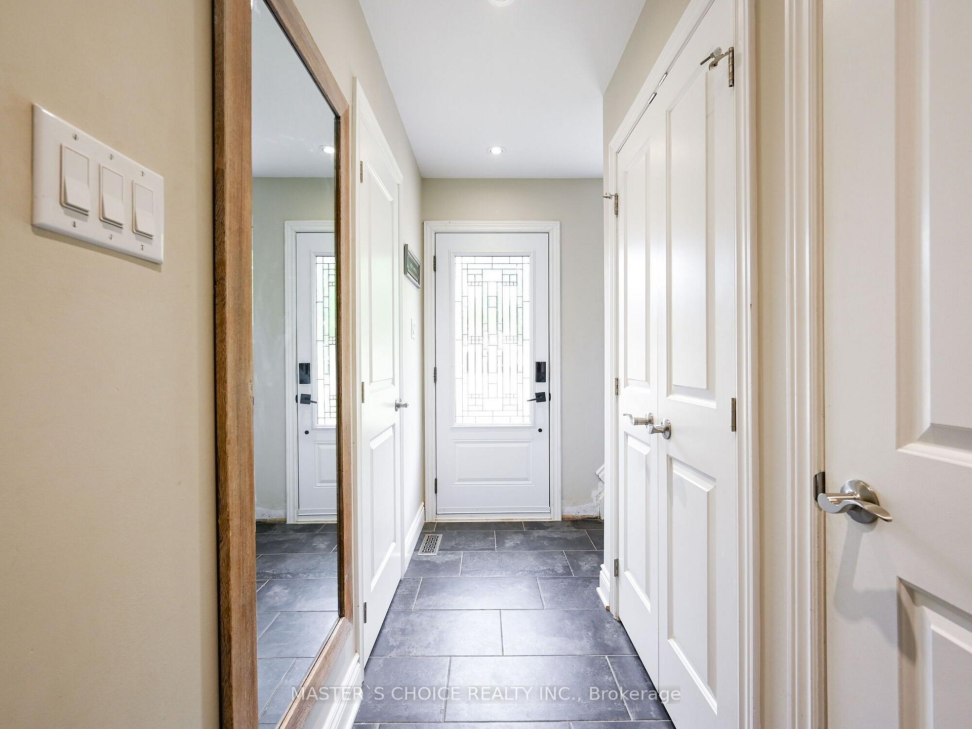 Photo 3 of 36 Sprucedale Court, Brampton, Heart Lake West — HOMEH