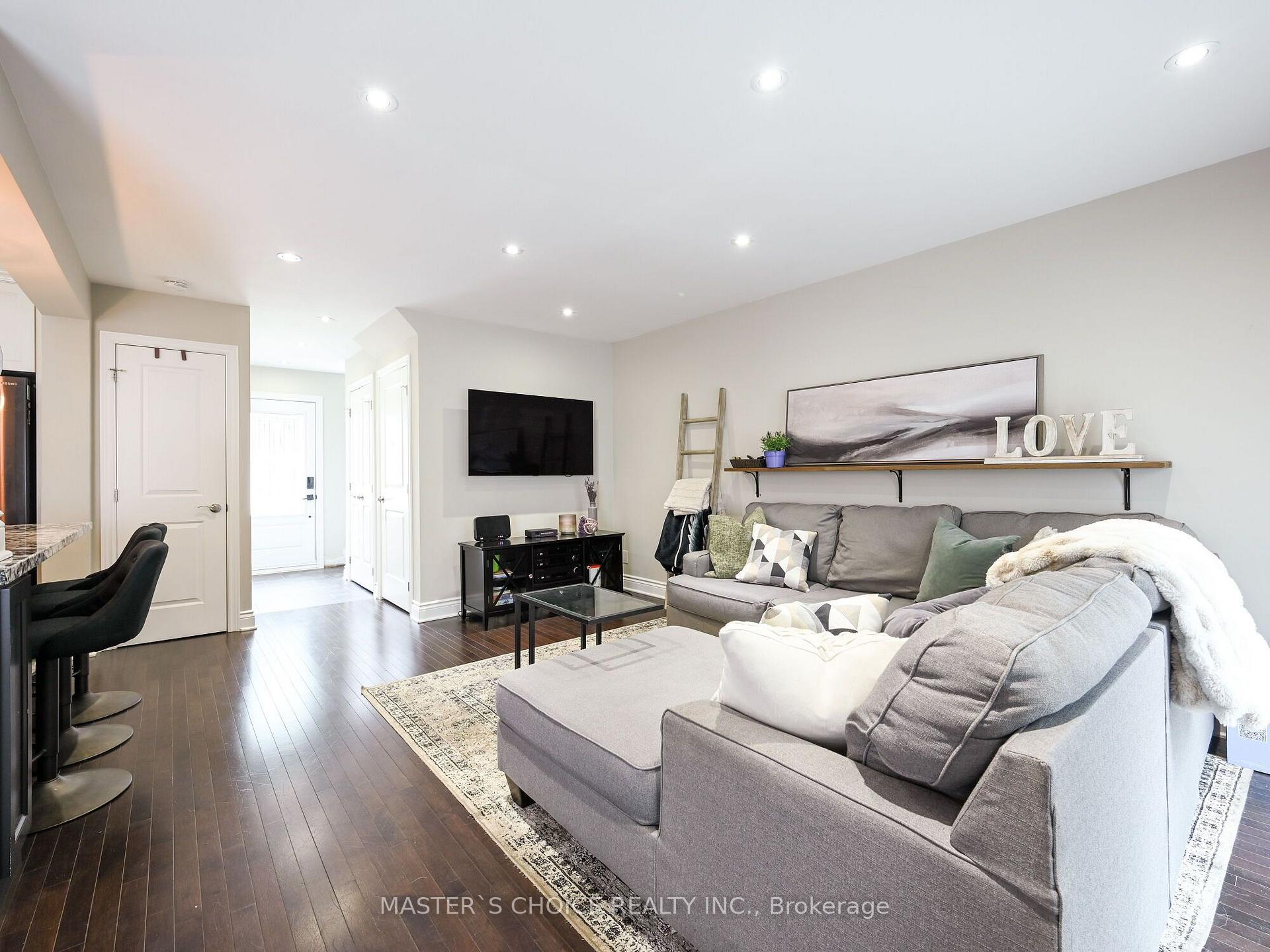 Photo 7 of 36 Sprucedale Court, Brampton, Heart Lake West — HOMEH