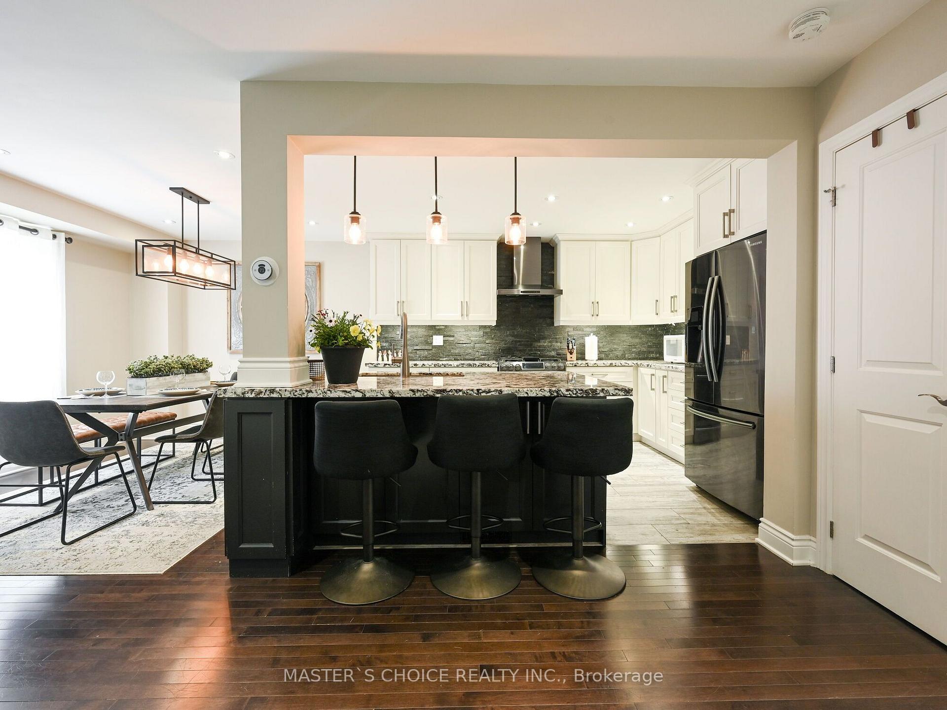 Photo 9 of 36 Sprucedale Court, Brampton, Heart Lake West — HOMEH