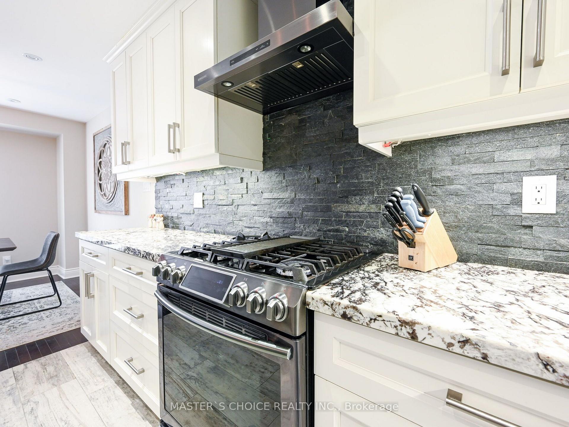 Photo 12 of 36 Sprucedale Court, Brampton, Heart Lake West — HOMEH