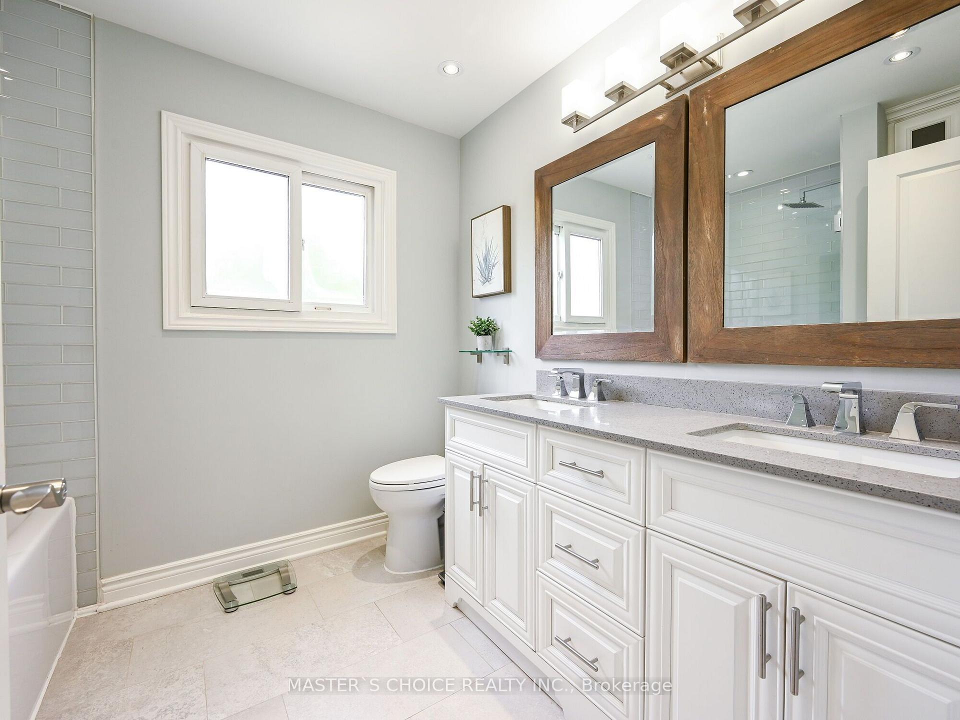 Photo 17 of 36 Sprucedale Court, Brampton, Heart Lake West — HOMEH