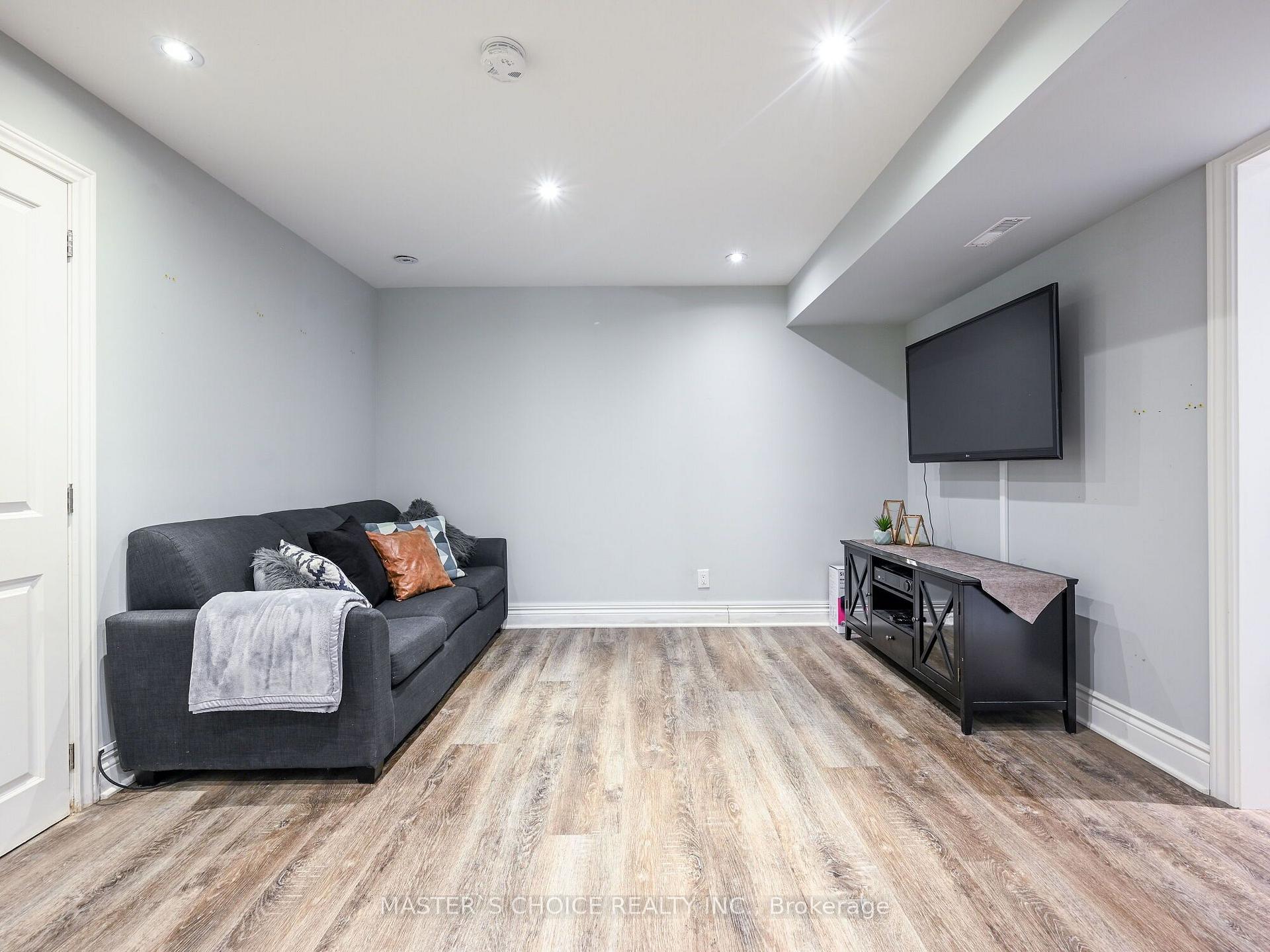 Photo 21 of 36 Sprucedale Court, Brampton, Heart Lake West — HOMEH