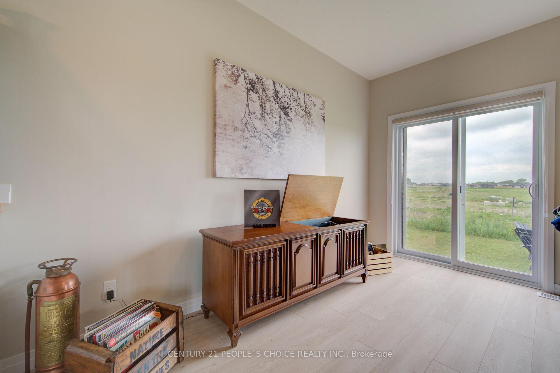 Photo 17 of 377 Bradshaw Drive, Stratford — HOMEH