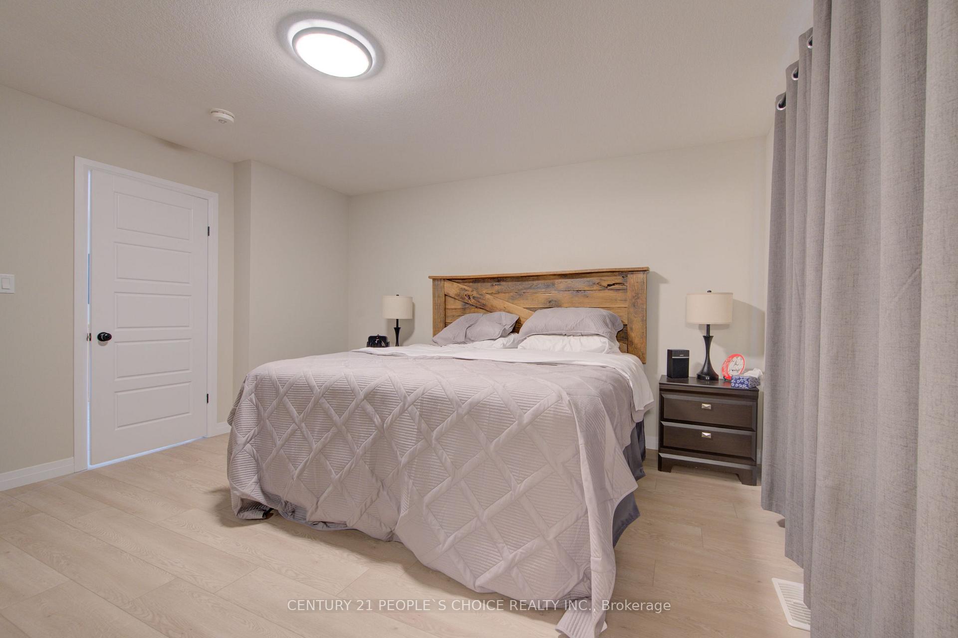Photo 23 of 377 Bradshaw Drive, Stratford — HOMEH
