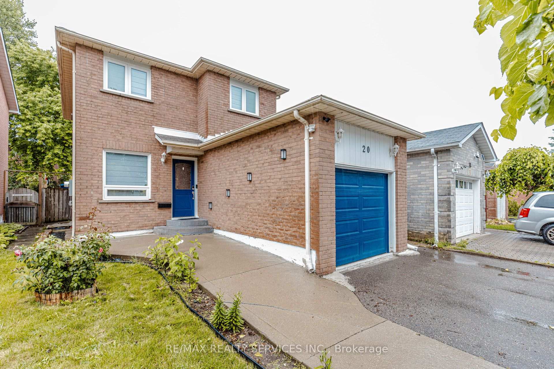 Photo 2 of 20 Murdoch Drive, Brampton, Northwood Park — HOMEH