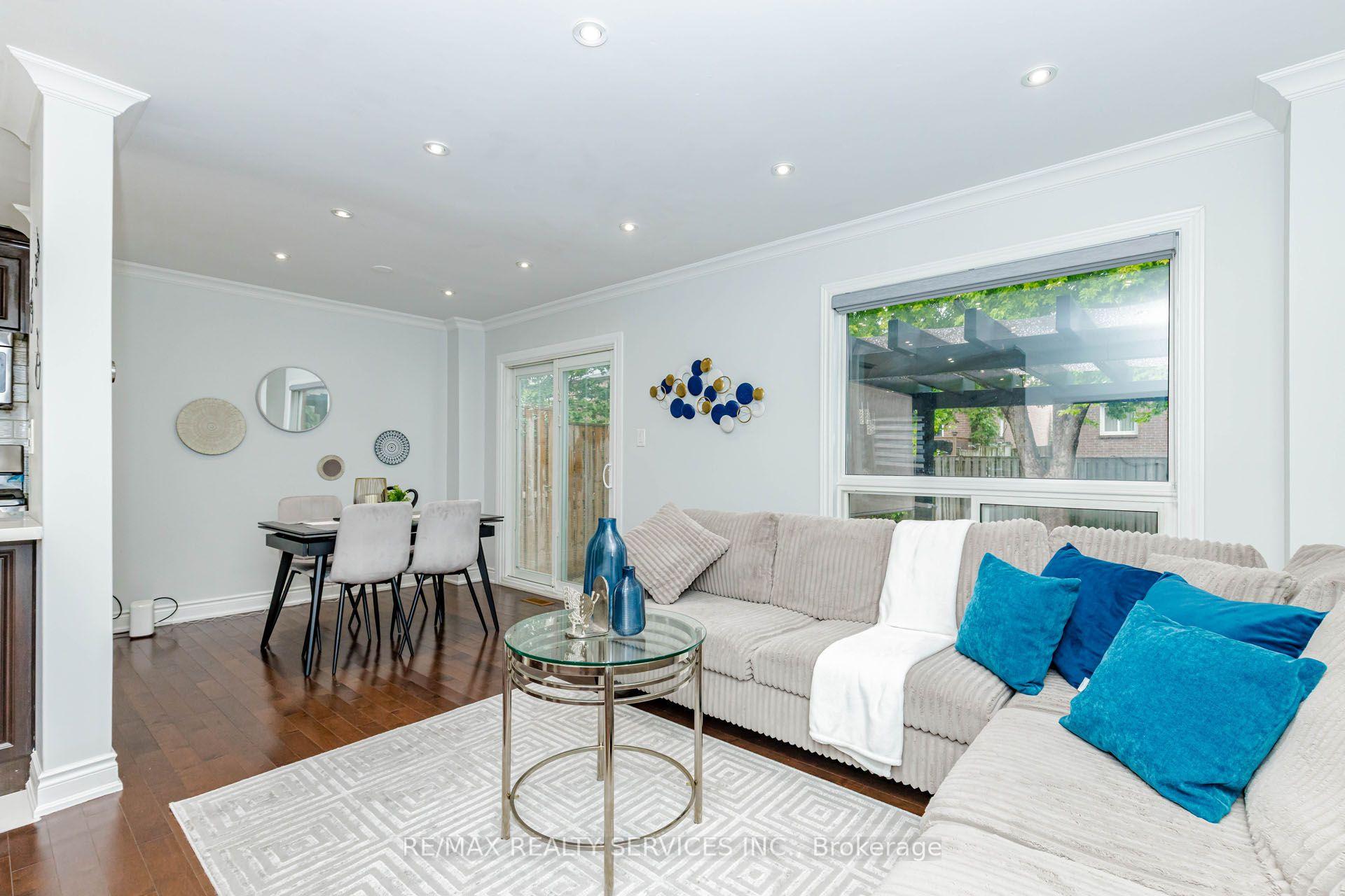 Photo 17 of 20 Murdoch Drive, Brampton, Northwood Park — HOMEH
