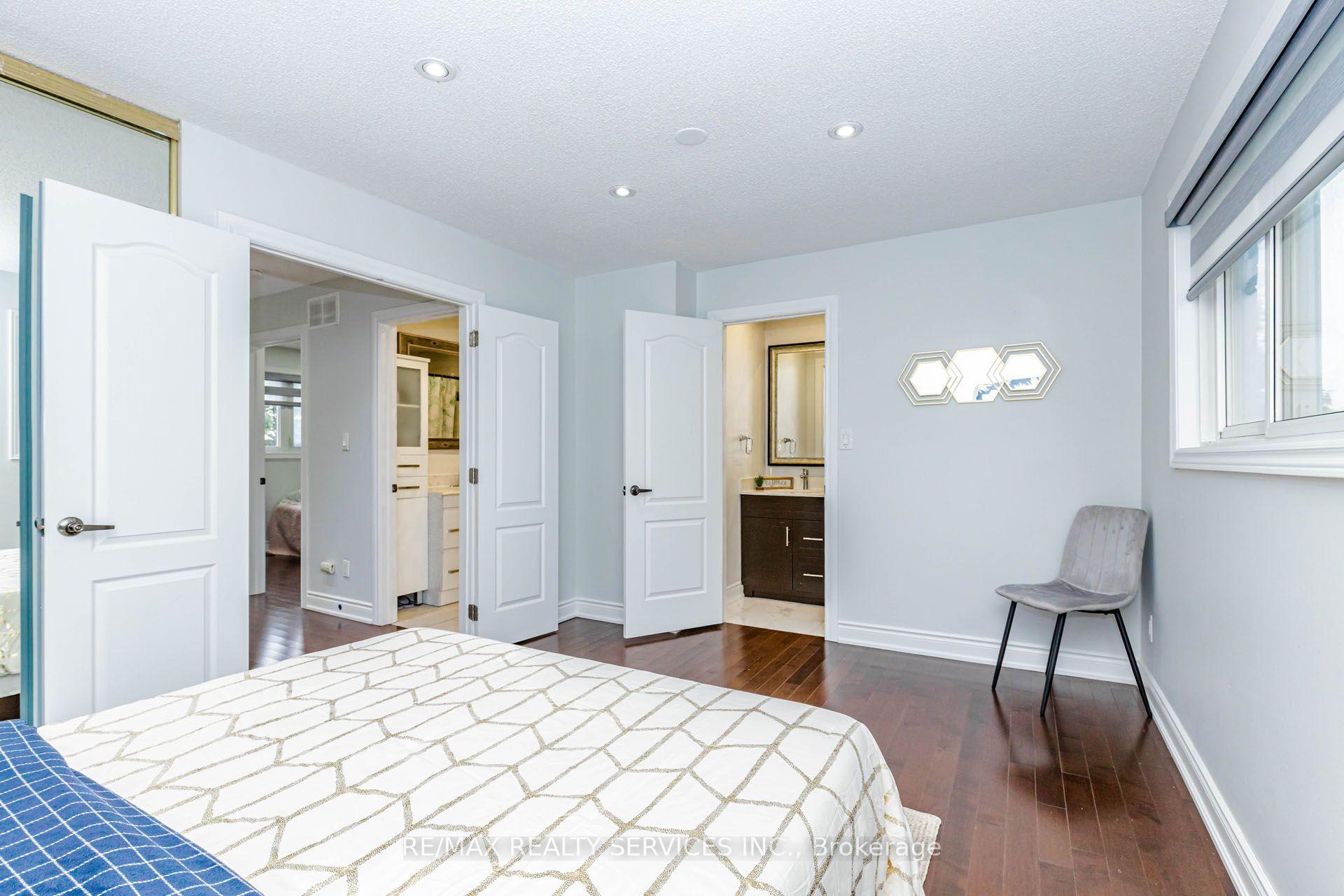 Photo 21 of 20 Murdoch Drive, Brampton, Northwood Park — HOMEH