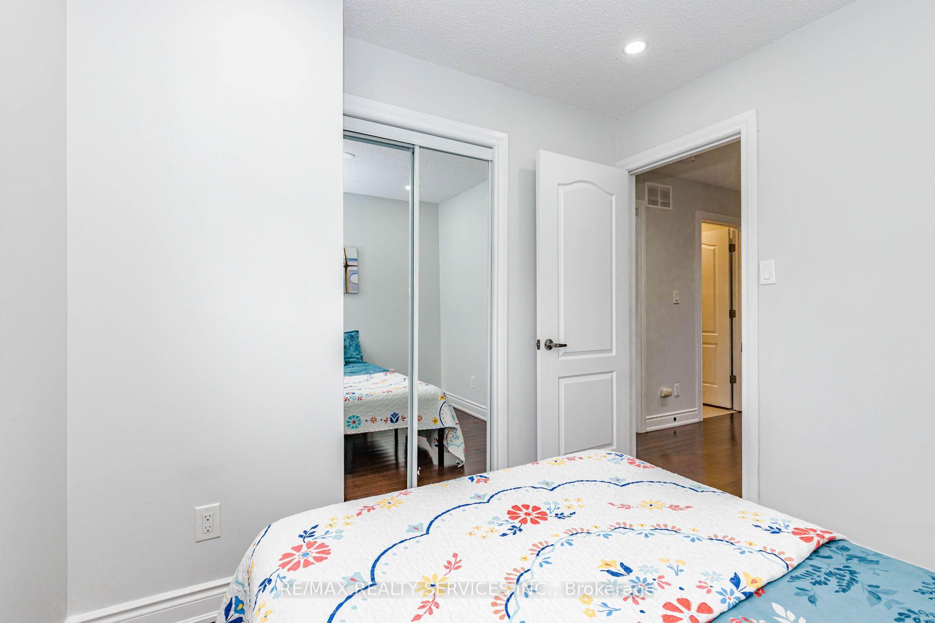 Photo 29 of 20 Murdoch Drive, Brampton, Northwood Park — HOMEH