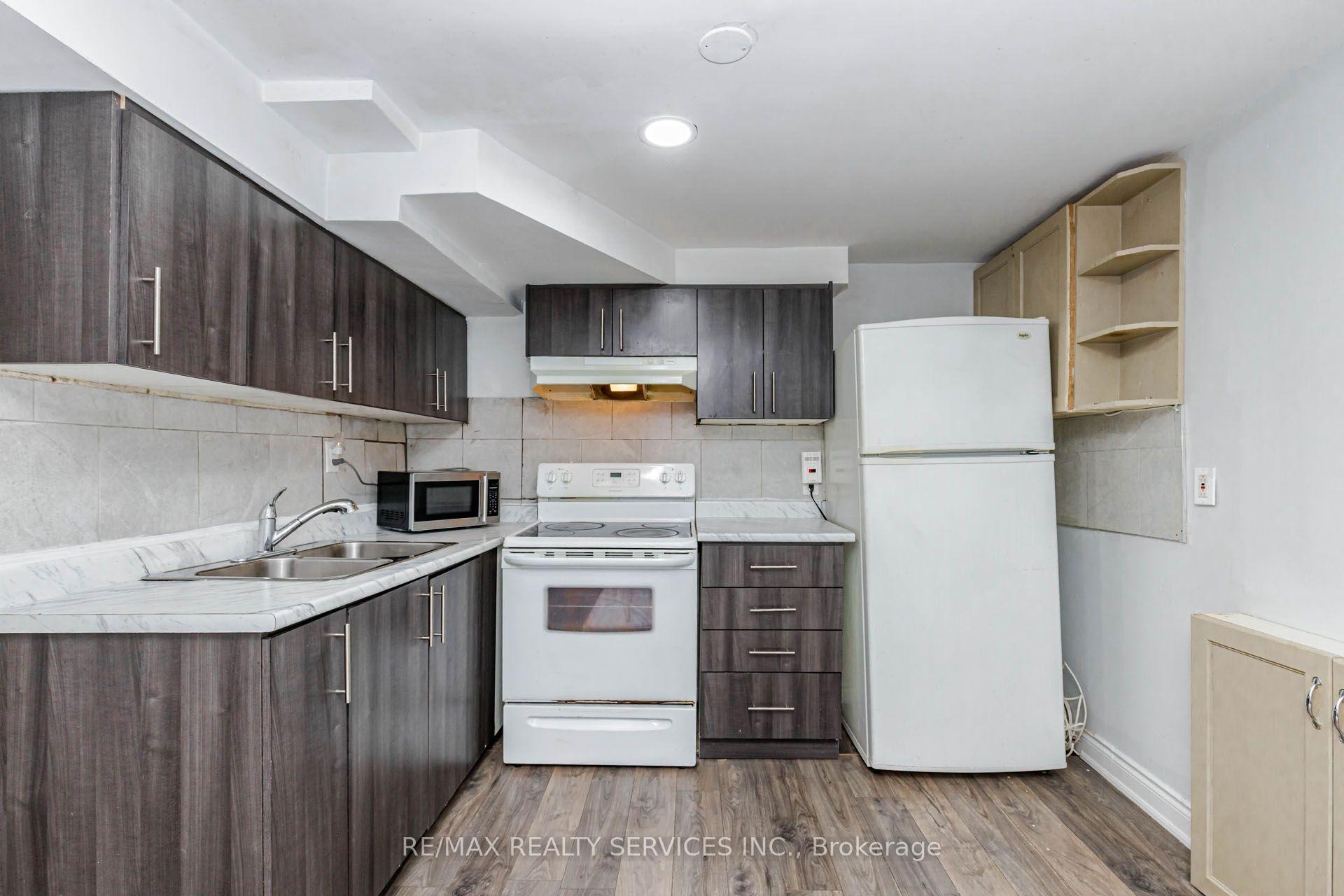 Photo 37 of 20 Murdoch Drive, Brampton, Northwood Park — HOMEH
