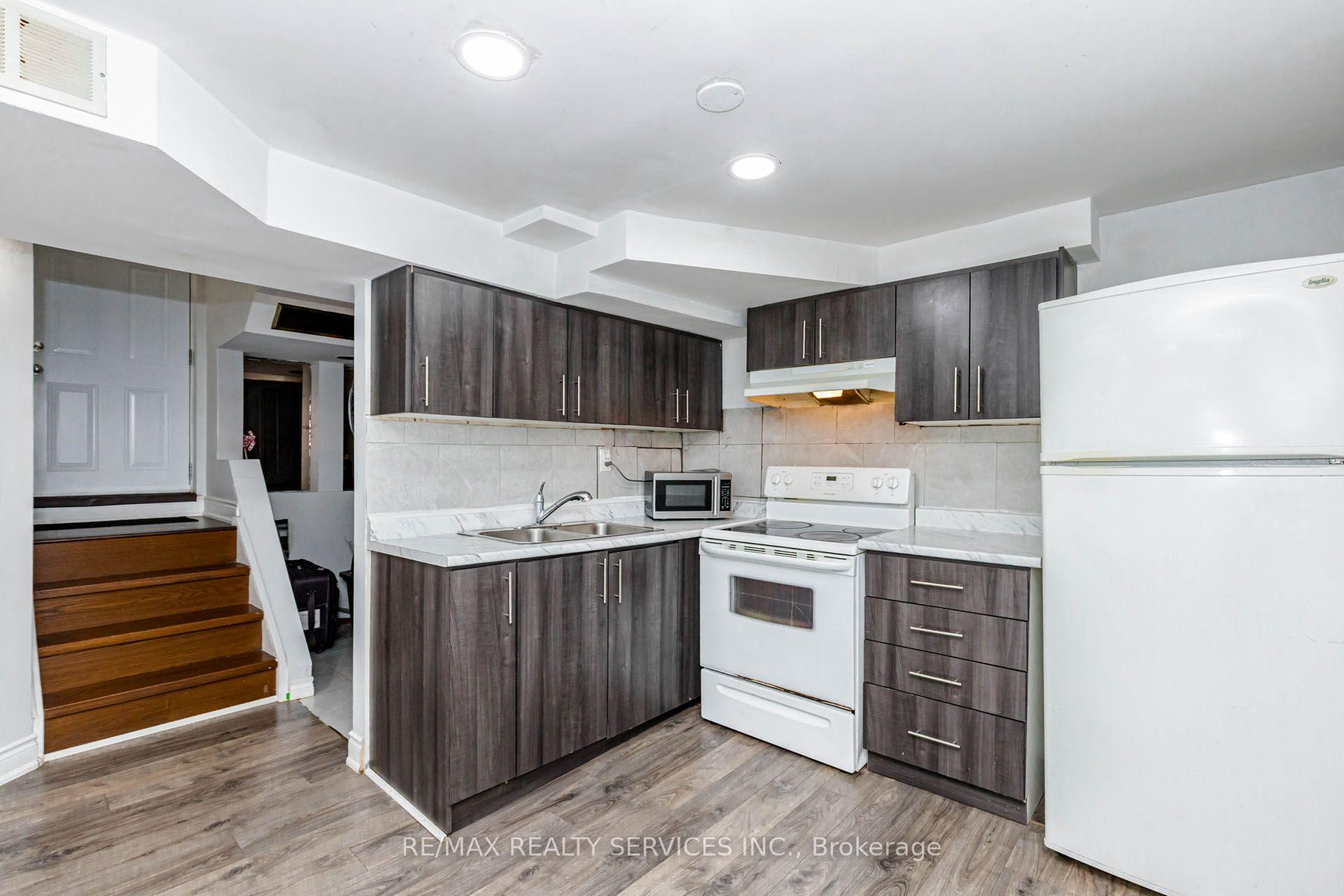 Photo 38 of 20 Murdoch Drive, Brampton, Northwood Park — HOMEH