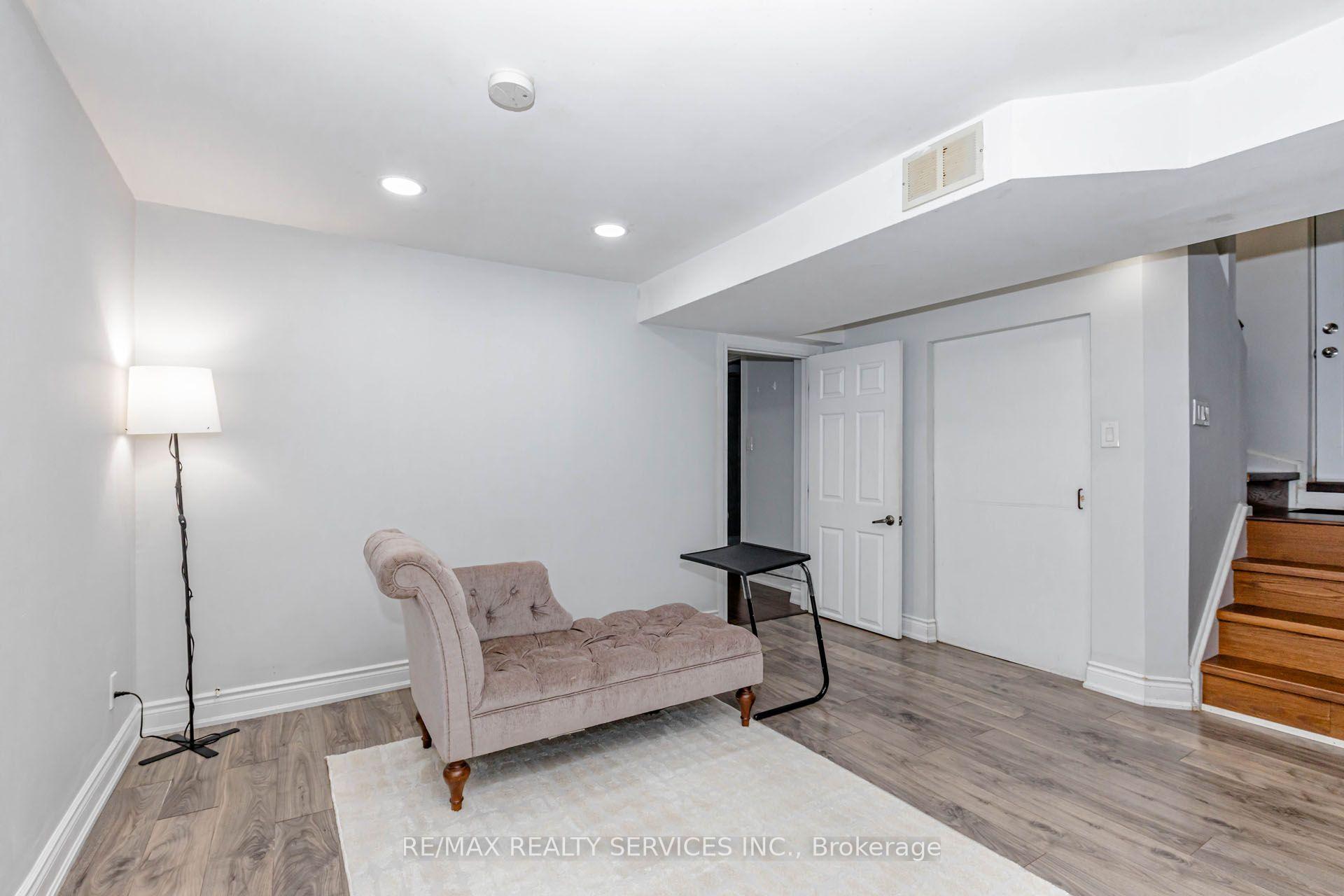 Photo 42 of 20 Murdoch Drive, Brampton, Northwood Park — HOMEH