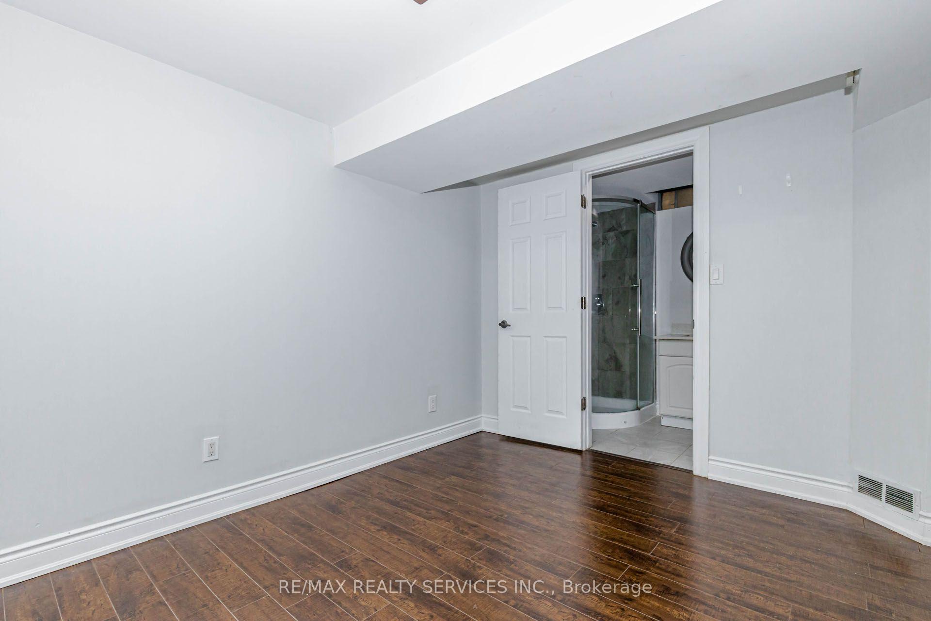 Photo 44 of 20 Murdoch Drive, Brampton, Northwood Park — HOMEH