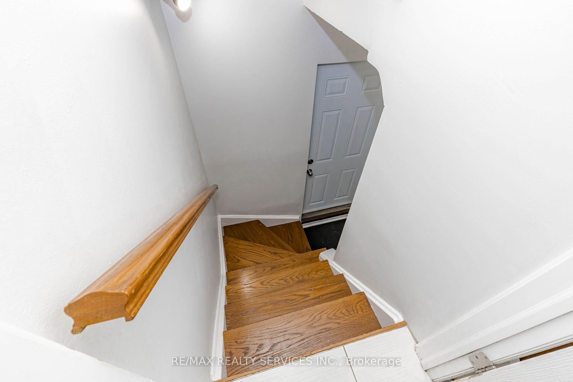Photo 49 of 20 Murdoch Drive, Brampton, Northwood Park — HOMEH