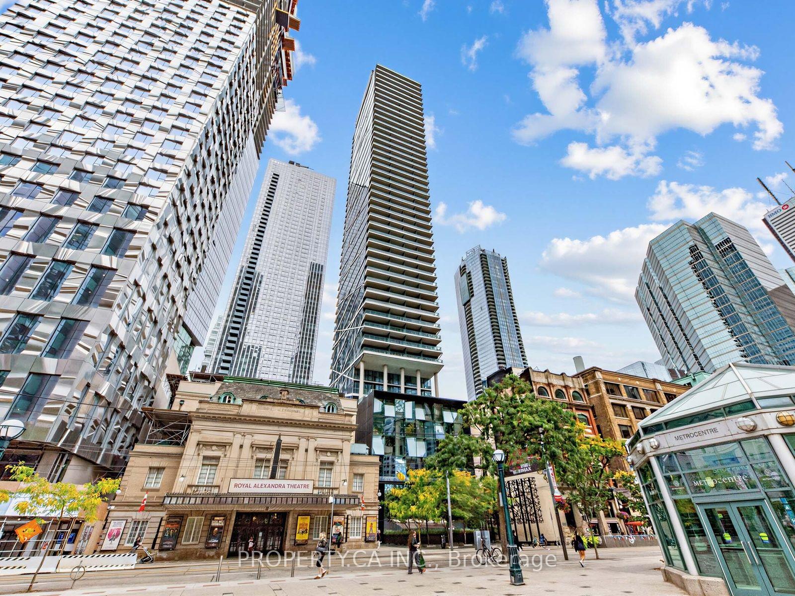 Front of Unit 1506, 224 King Street W