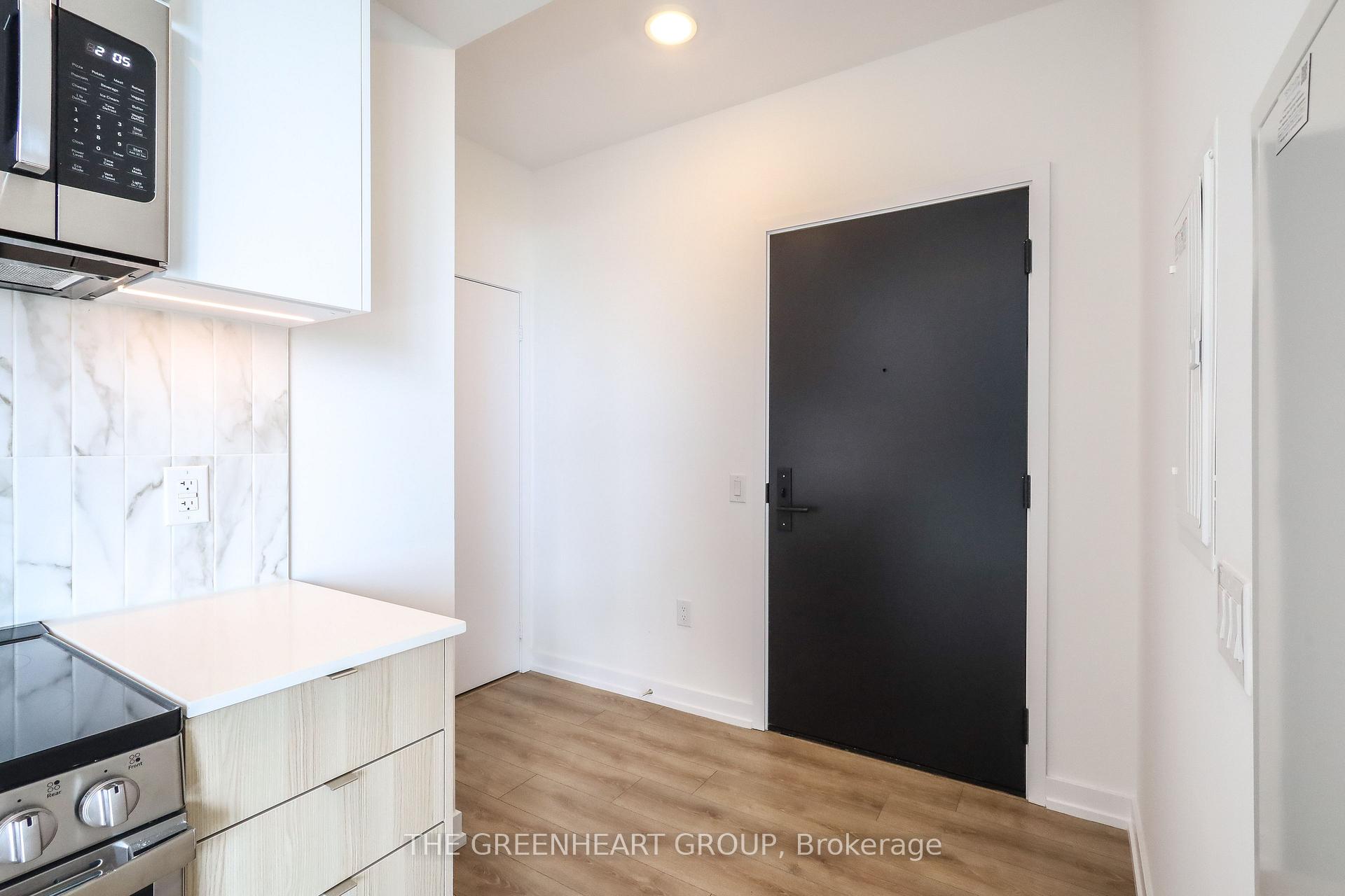 Photo of Unit 718, 500 Dupont Street