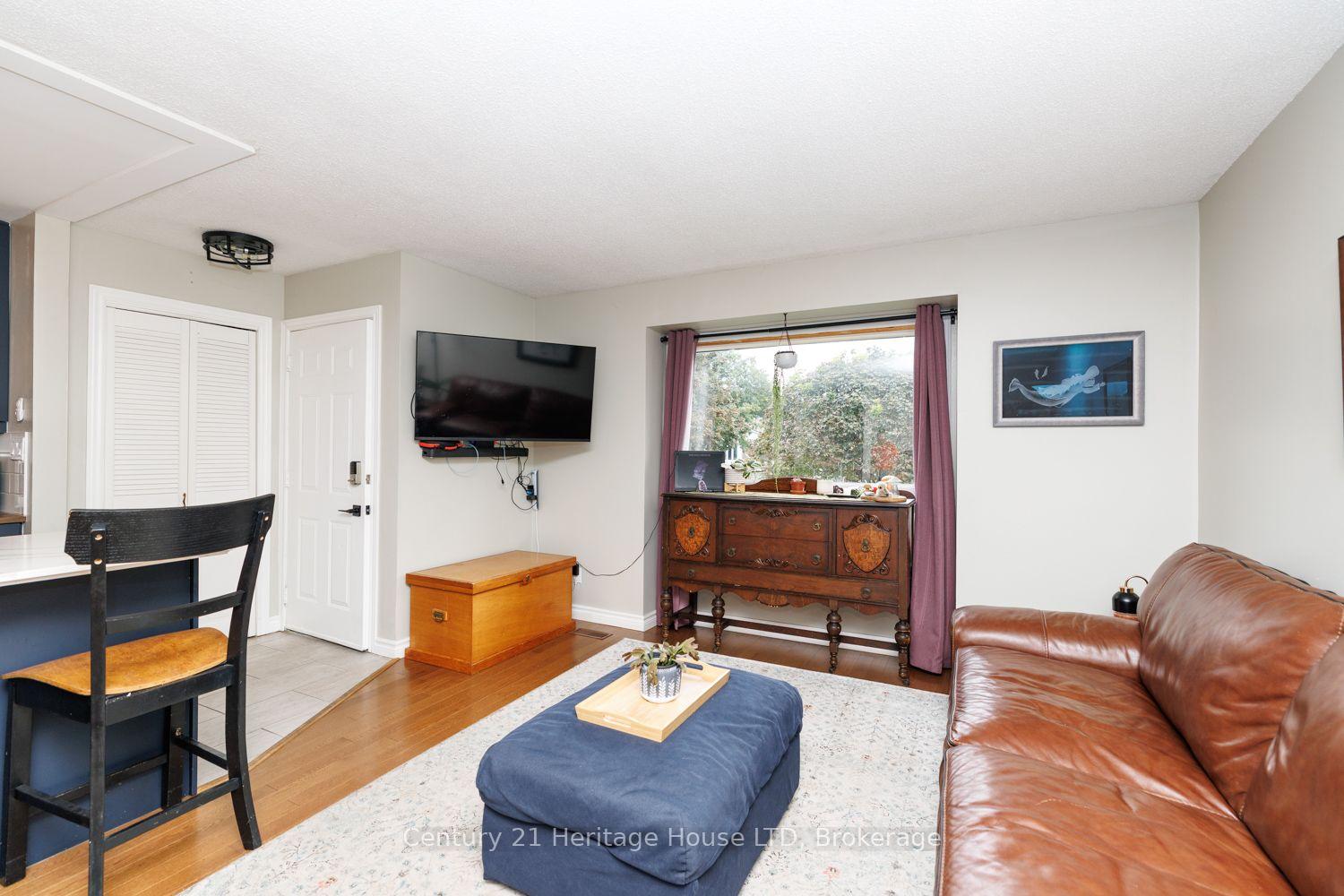 Photo 7 of 7 Mcnicholl Circle, St. Catharines, Fairview — HOMEH