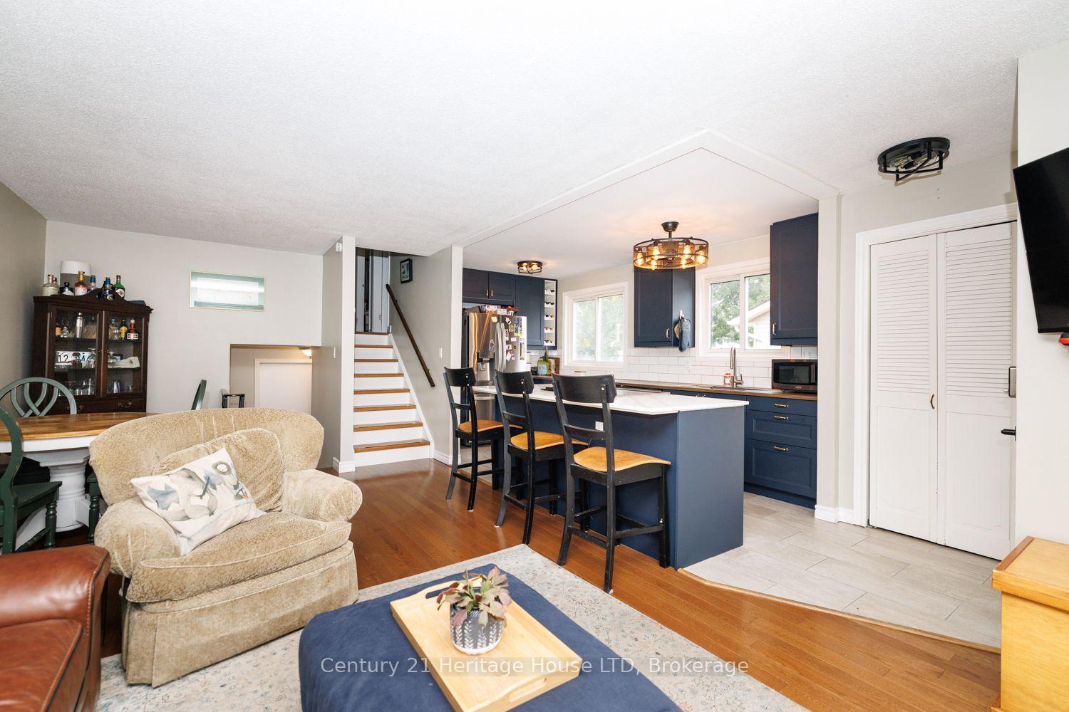 Photo 8 of 7 Mcnicholl Circle, St. Catharines, Fairview — HOMEH