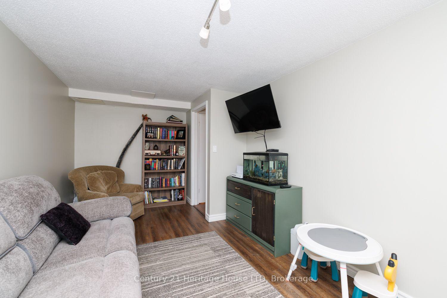 Photo 23 of 7 Mcnicholl Circle, St. Catharines, Fairview — HOMEH