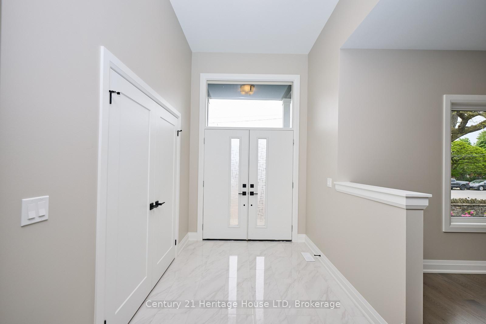 Photo 3 of 338 Sugarloaf Street, Port Colborne, Sugarloaf — HOMEH