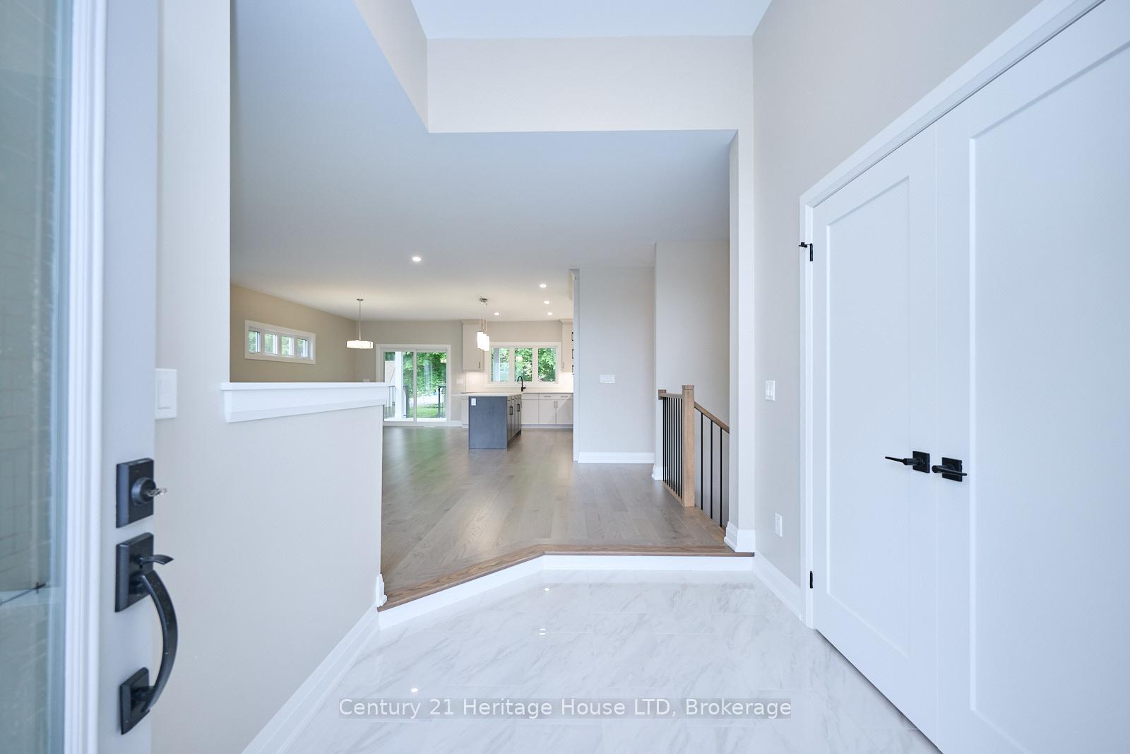 Photo 4 of 338 Sugarloaf Street, Port Colborne, Sugarloaf — HOMEH