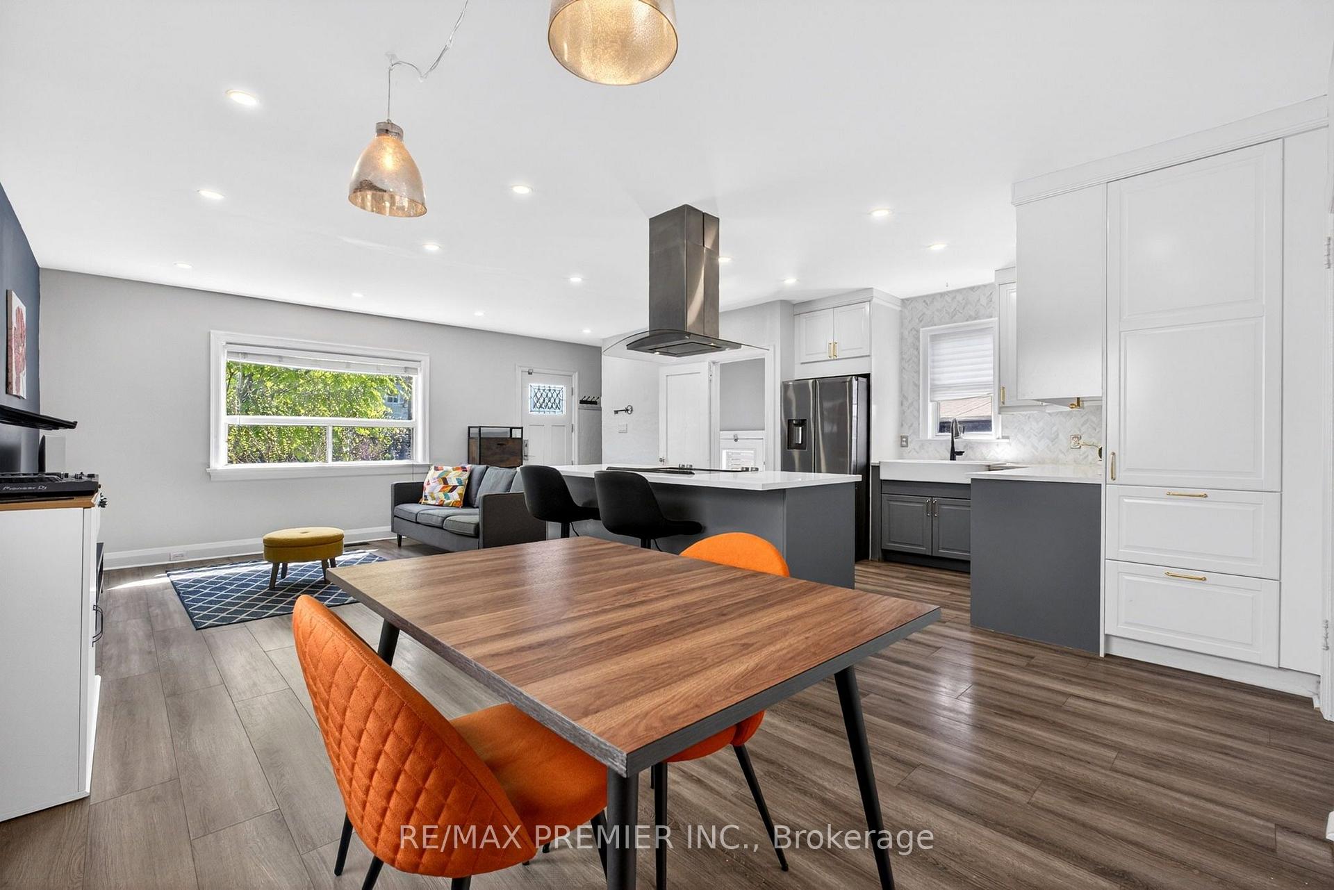 Photo 12 of 154 Fifth Street, Etobicoke, New Toronto — HOMEH