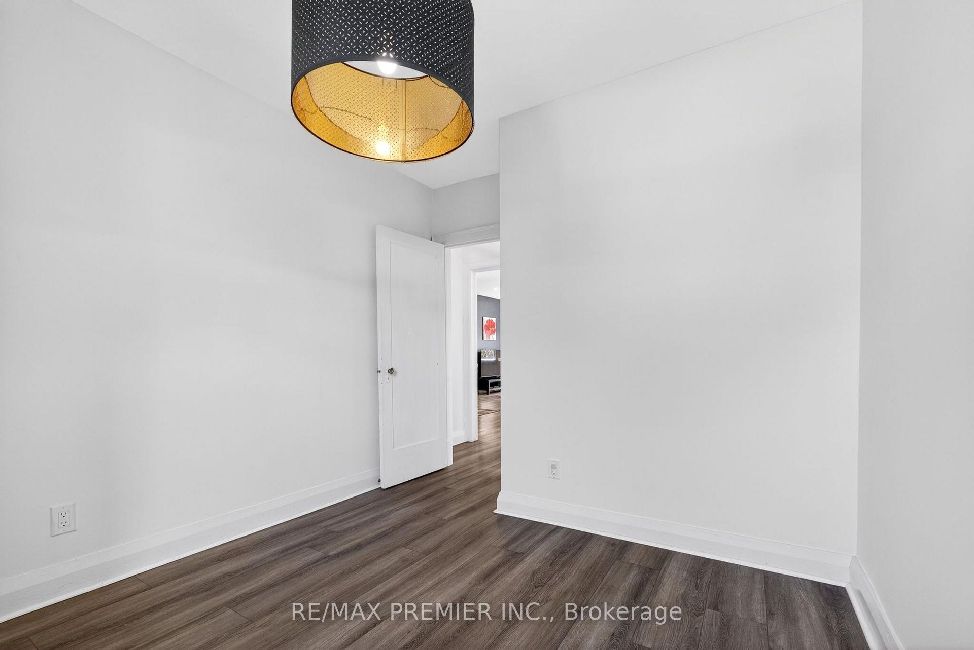 Photo 18 of 154 Fifth Street, Etobicoke, New Toronto — HOMEH