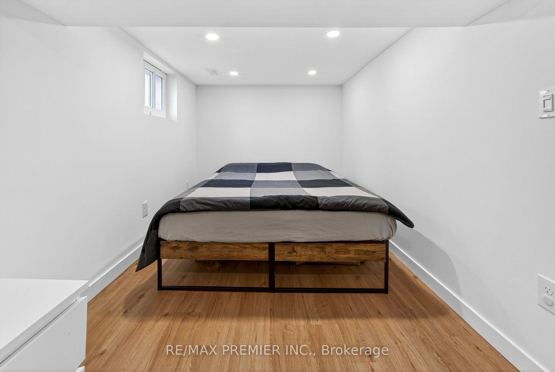 Photo 31 of 154 Fifth Street, Etobicoke, New Toronto — HOMEH