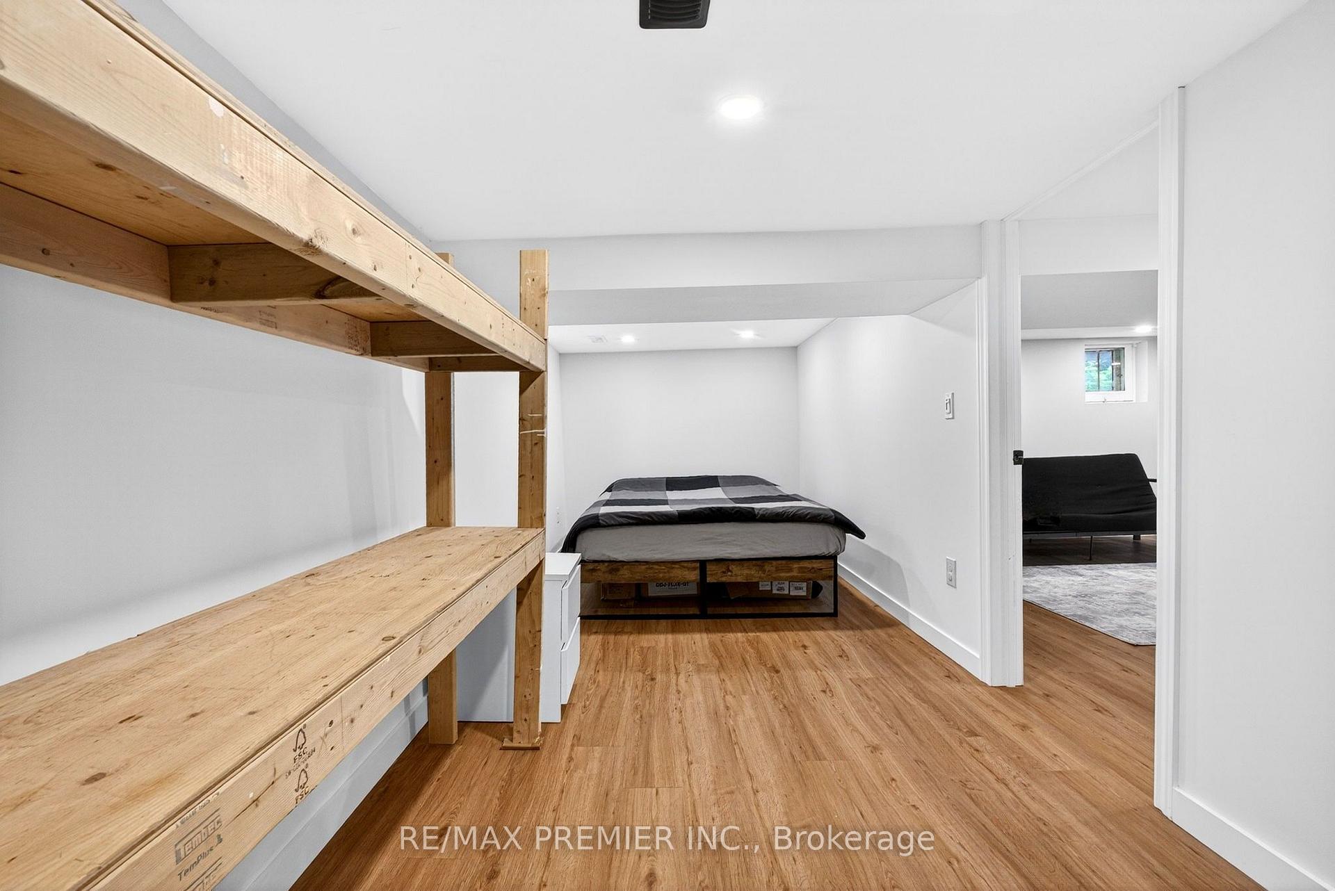 Photo 32 of 154 Fifth Street, Etobicoke, New Toronto — HOMEH