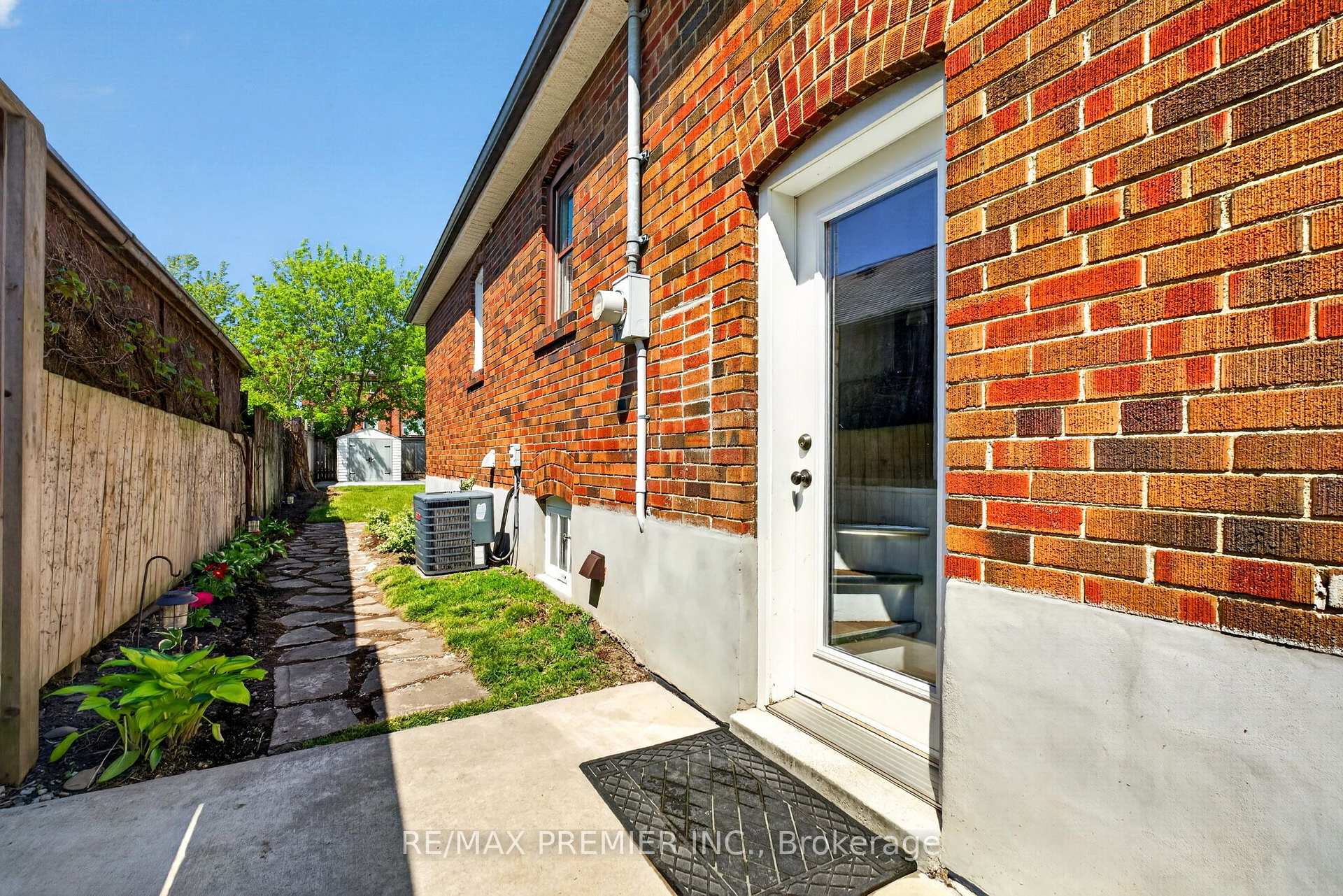 Photo 34 of 154 Fifth Street, Etobicoke, New Toronto — HOMEH