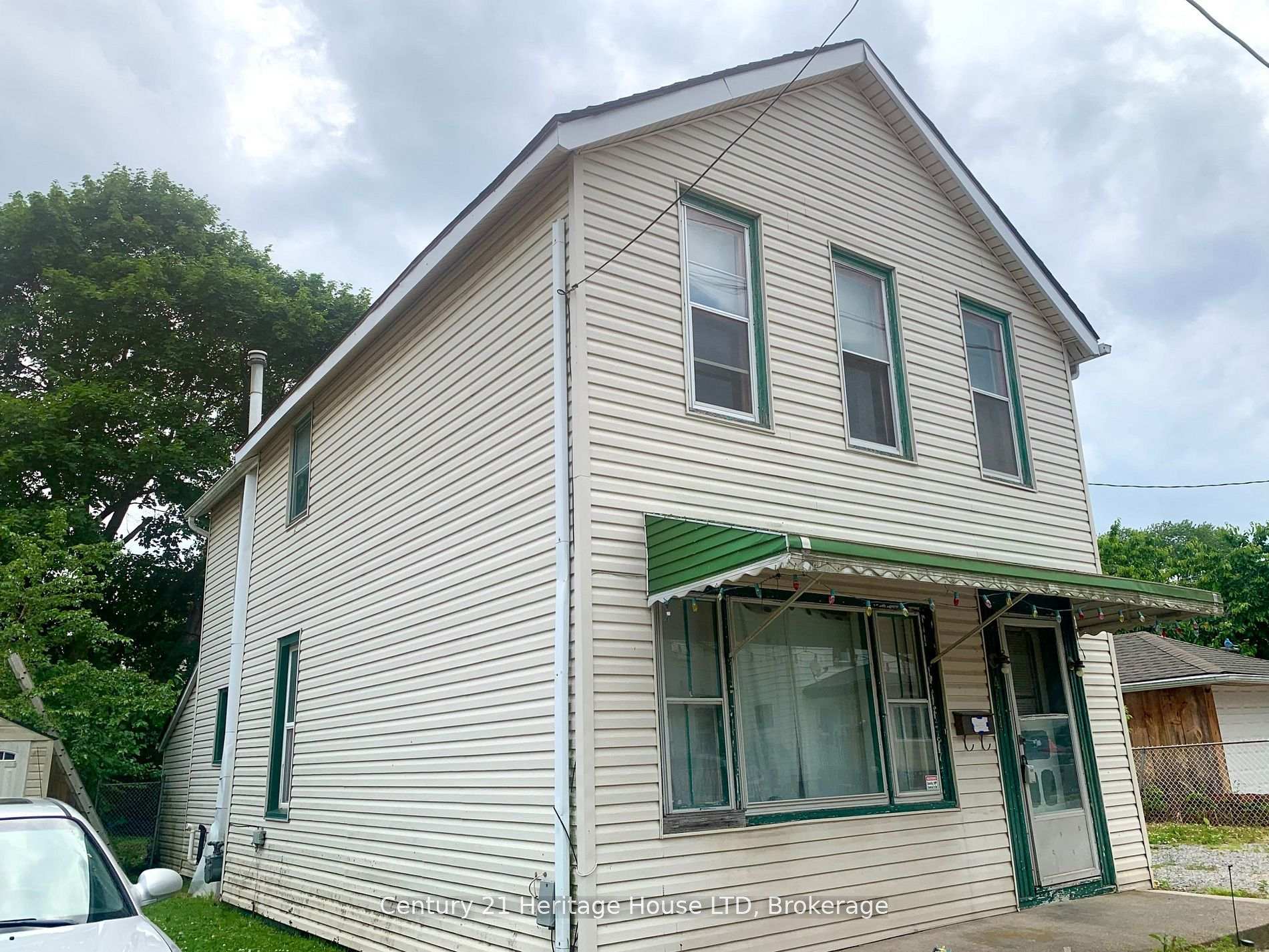Photo 2 of 4624 Jepson Street, Niagara Falls, Downtown — HOMEH