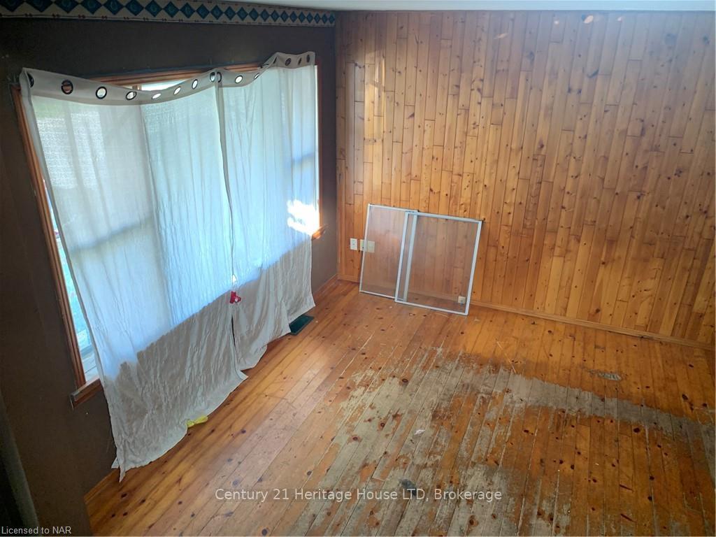 Photo 13 of 4624 Jepson Street, Niagara Falls, Downtown — HOMEH