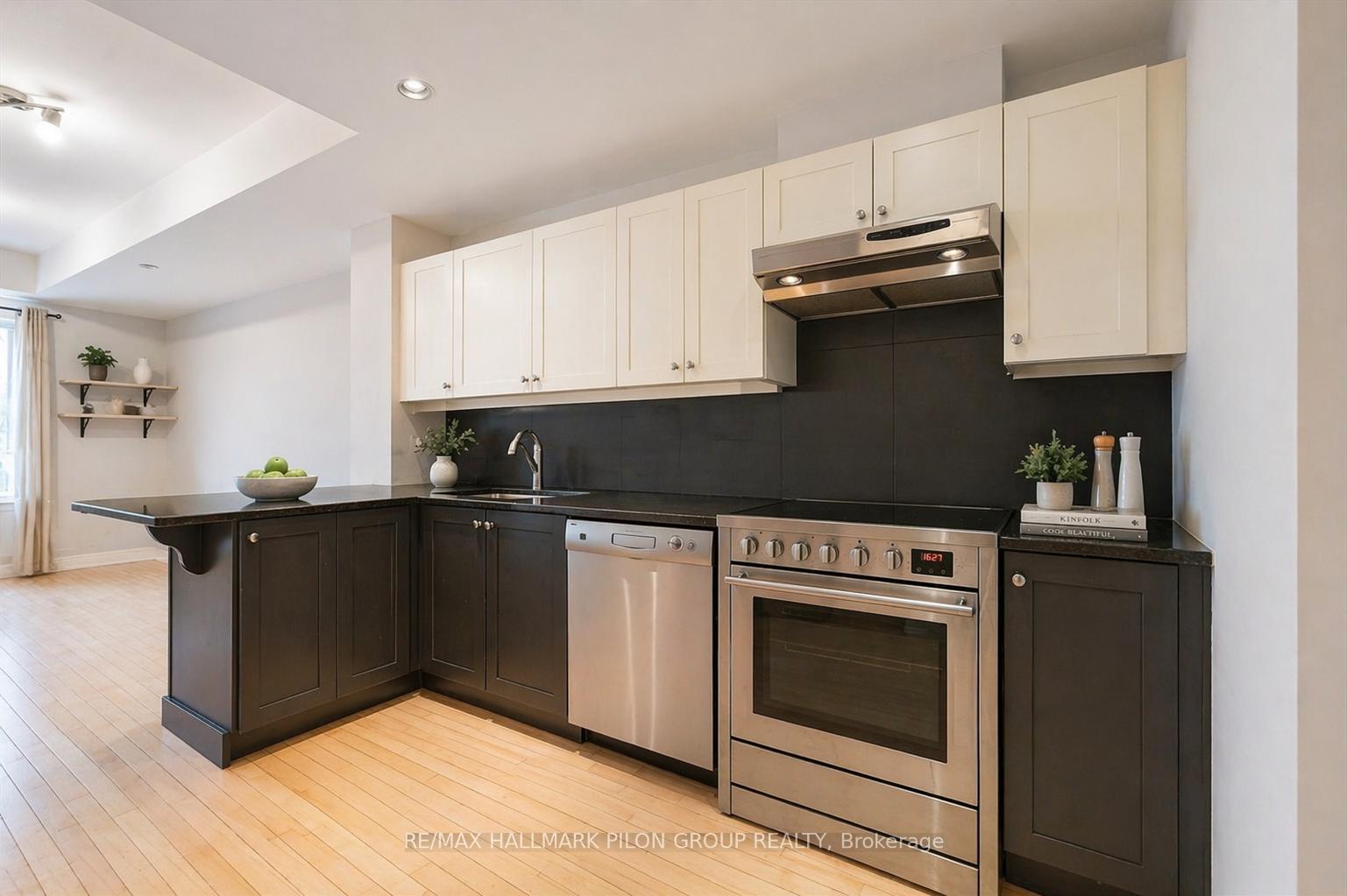 Photo 5 of Unit 109, 950 Marguerite Avenue, Ottawa, Overbrook — HOMEH