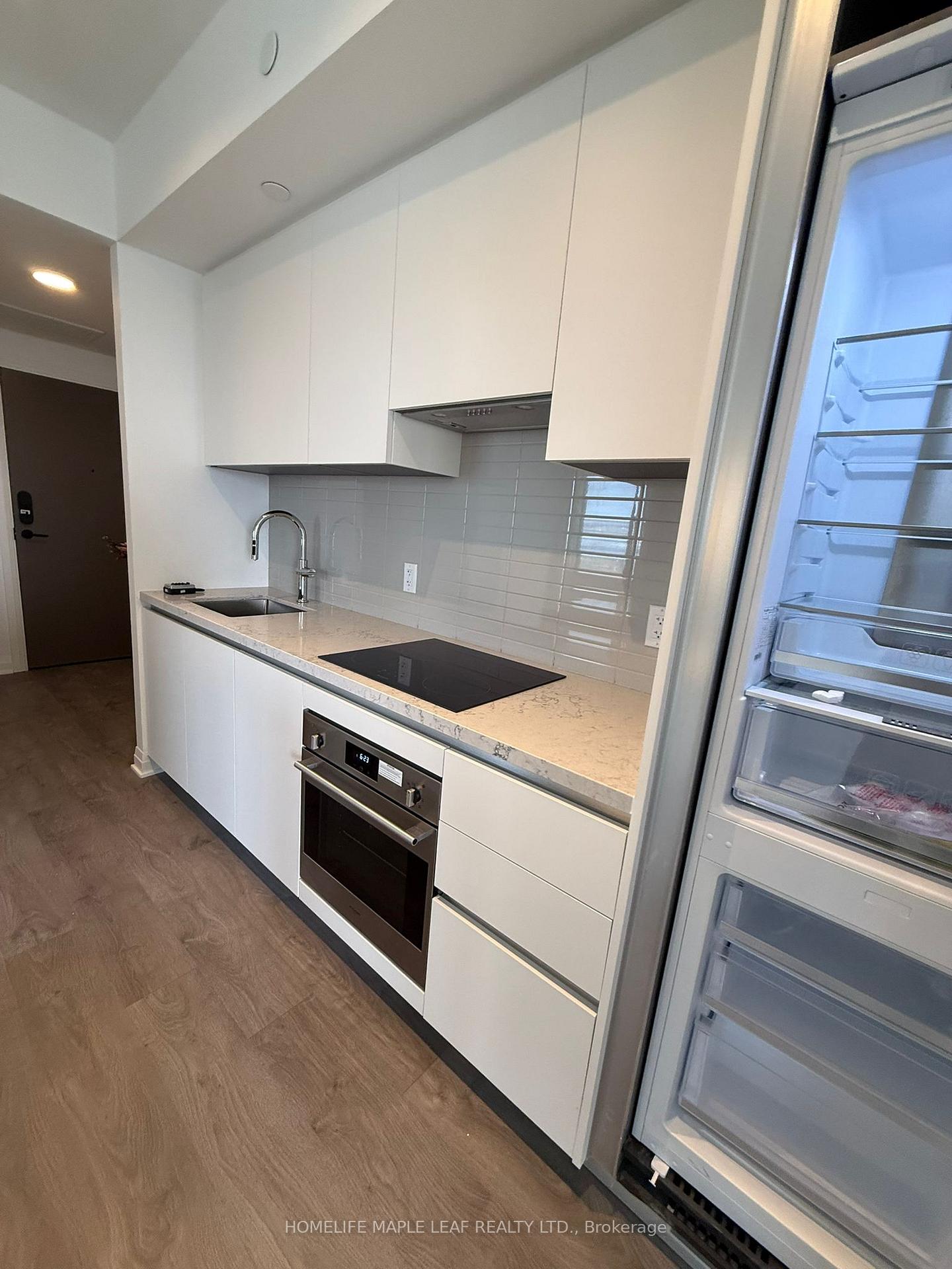 Photo 5 of Unit 5210, 4015 The Exchange, Mississauga, City Centre — HOMEH