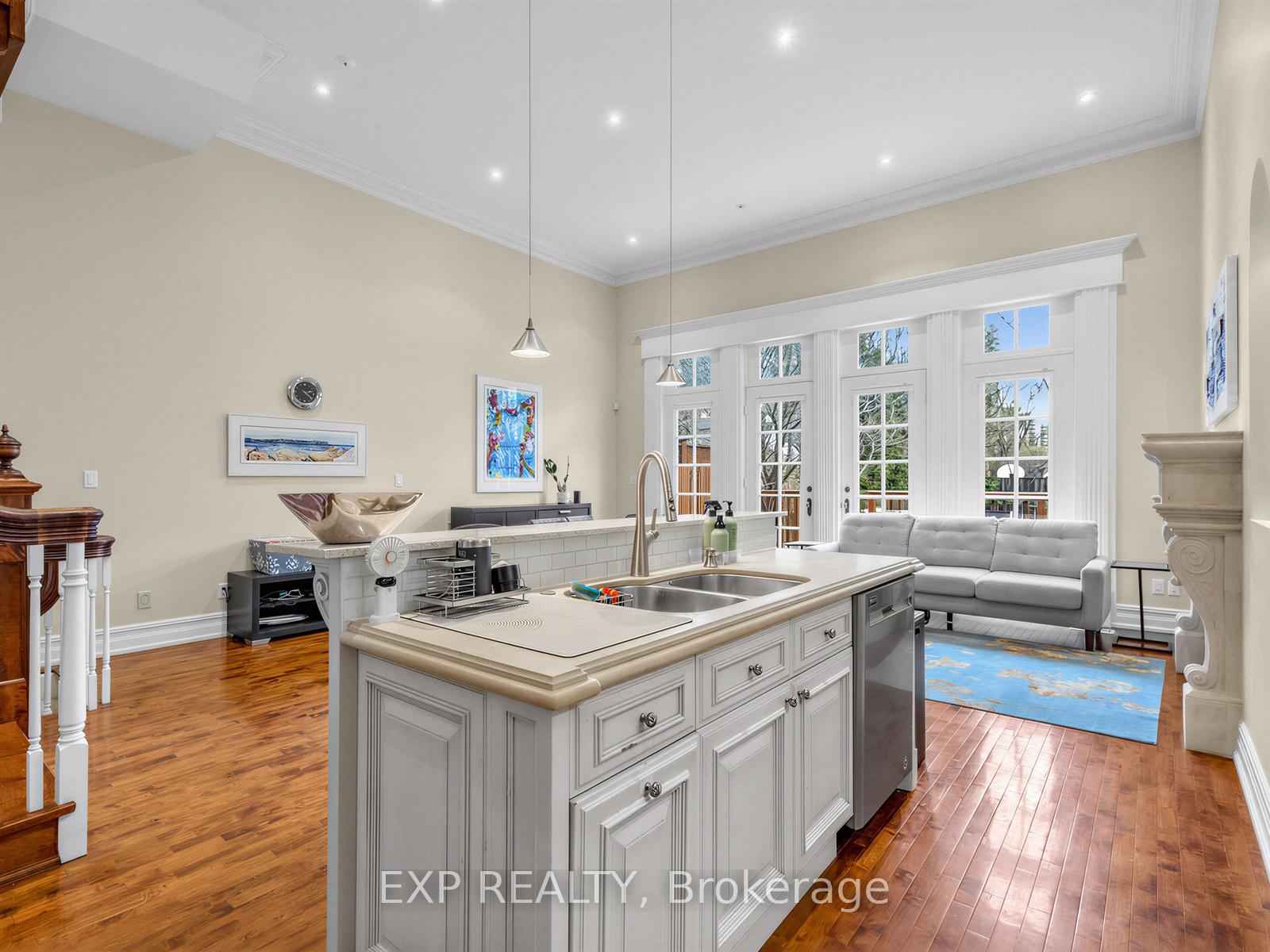 Photo 13 of 241 Poplar Plains Road, Toronto, Casa Loma — HOMEH