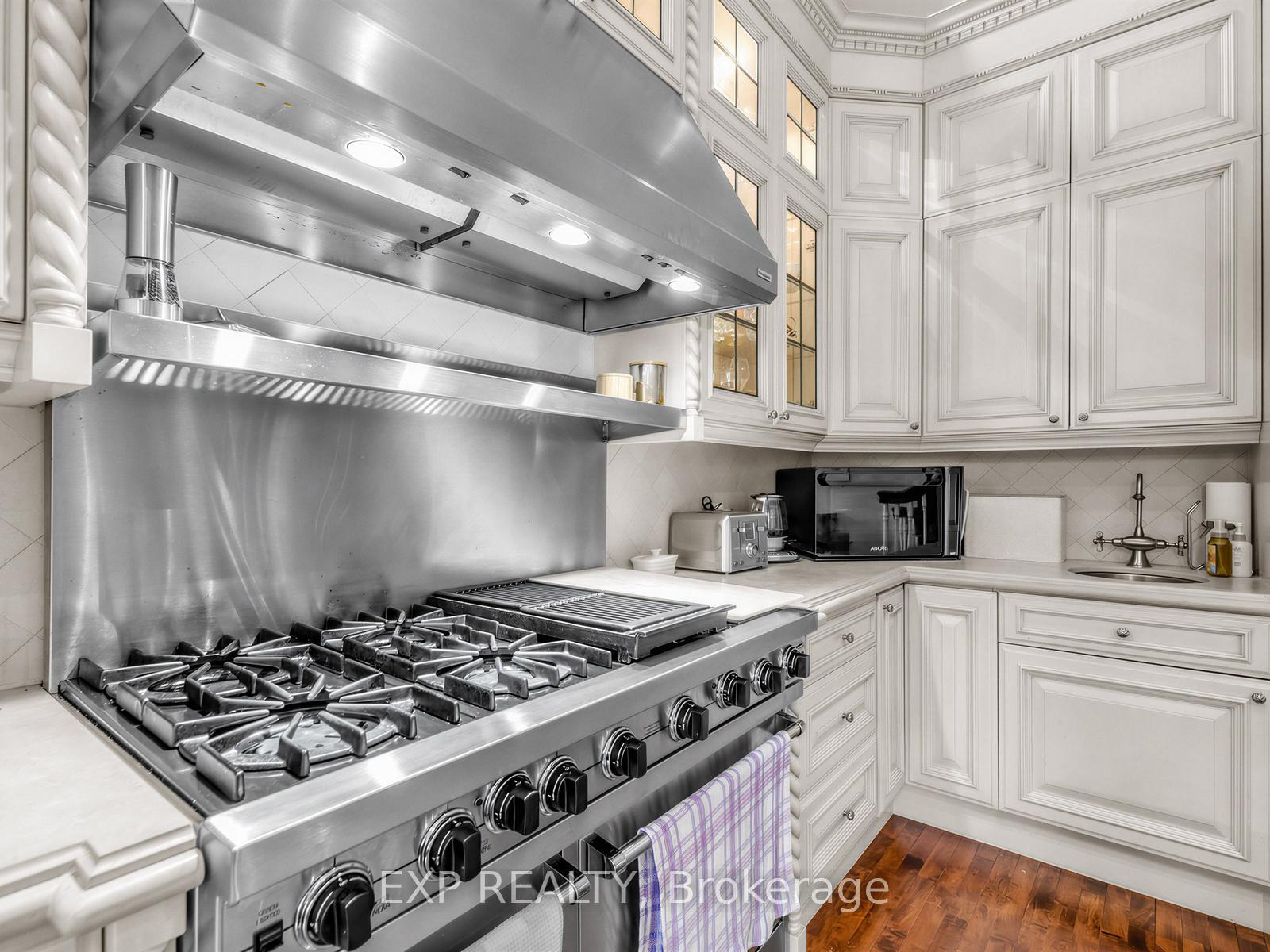 Photo 12 of 241 Poplar Plains Road, Toronto, Casa Loma — HOMEH