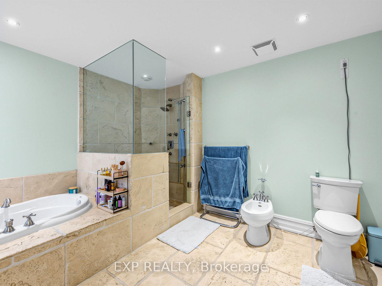 Photo 21 of 241 Poplar Plains Road, Toronto, Casa Loma — HOMEH