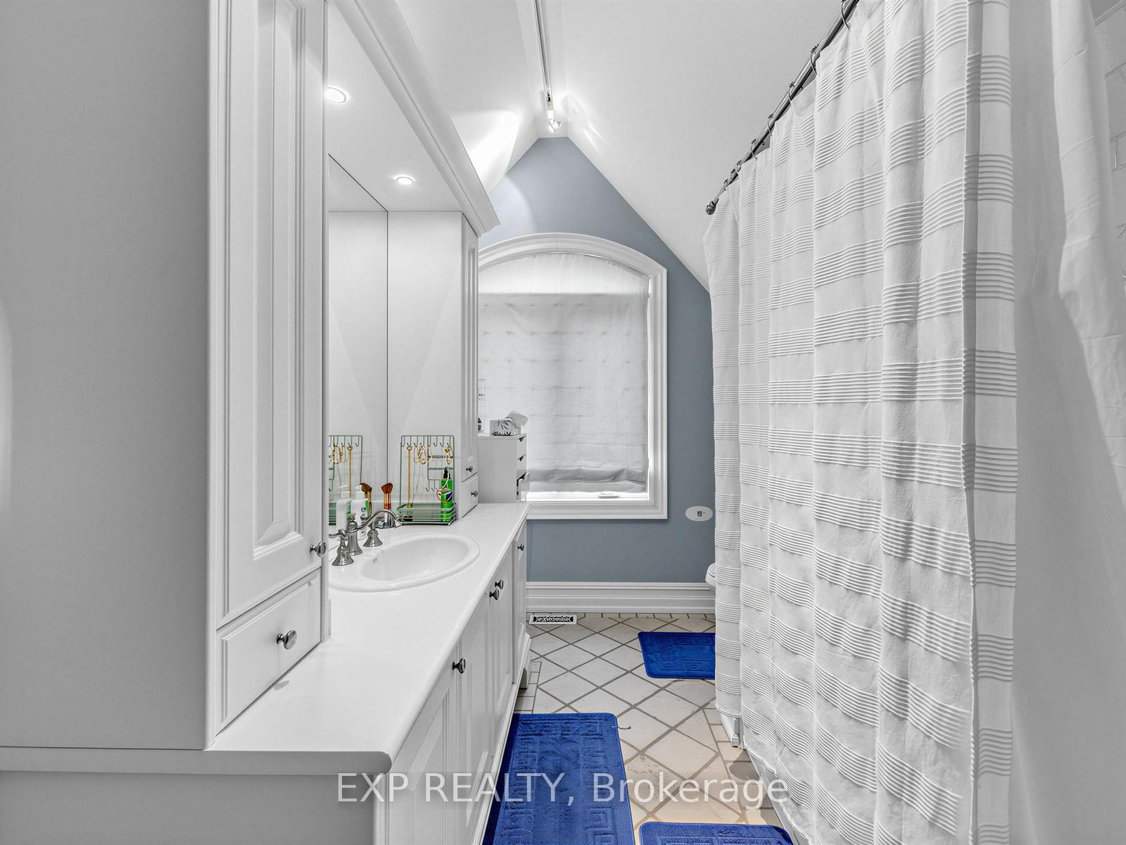 Photo 25 of 241 Poplar Plains Road, Toronto, Casa Loma — HOMEH
