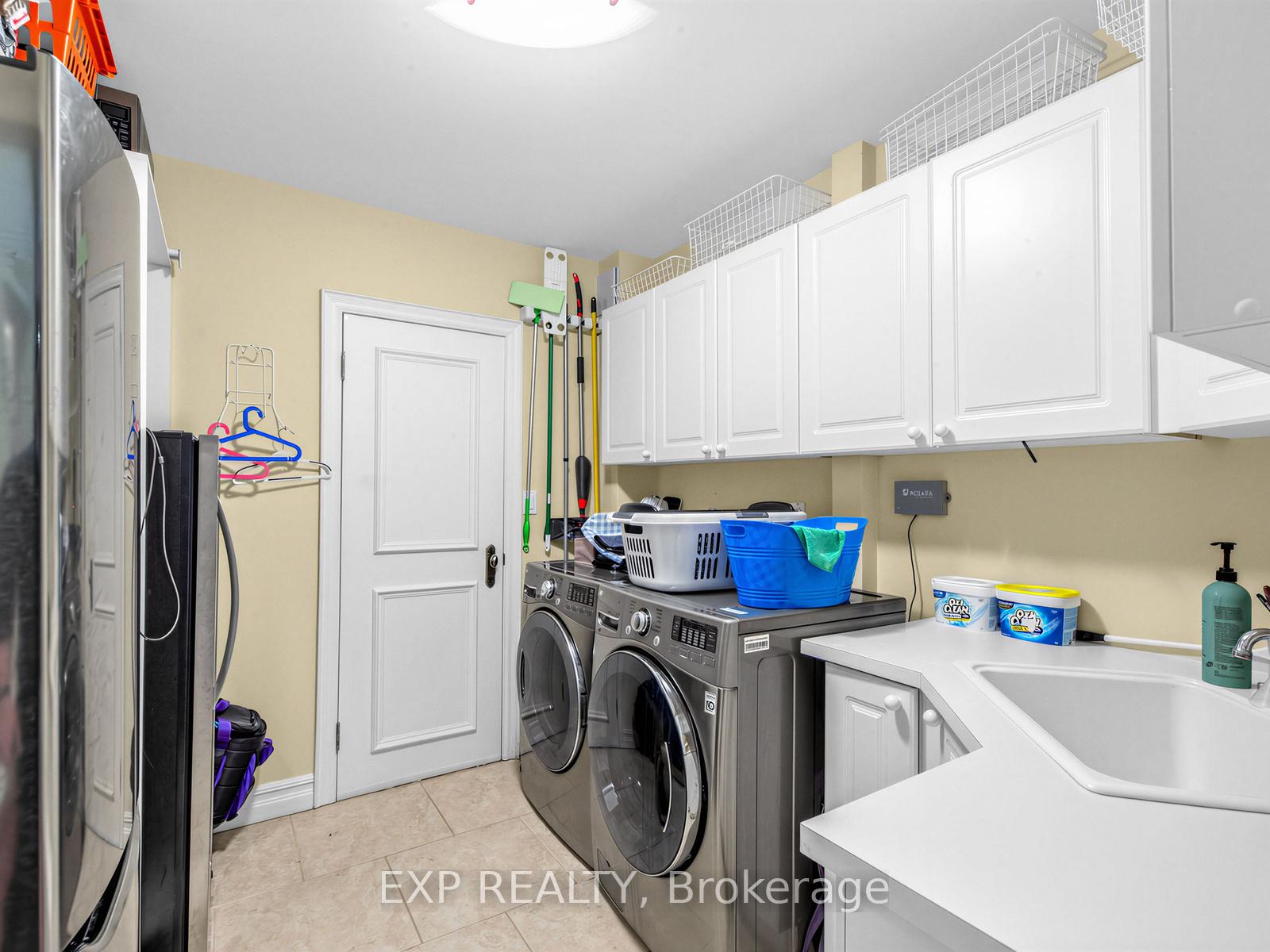 Photo 34 of 241 Poplar Plains Road, Toronto, Casa Loma — HOMEH