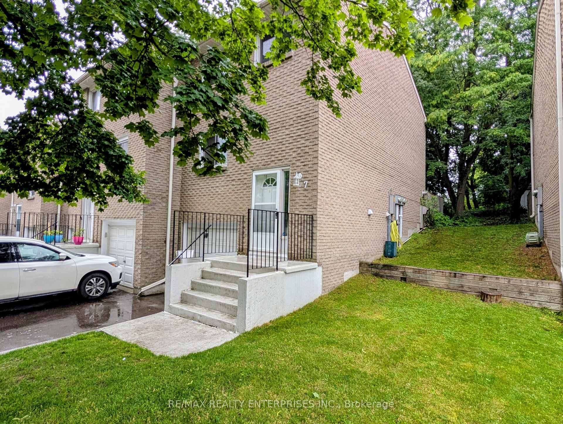 Photo 2 of Unit 7, 121 Morgan Avenue, Kitchener, Chicopee/Freeport — HOMEH