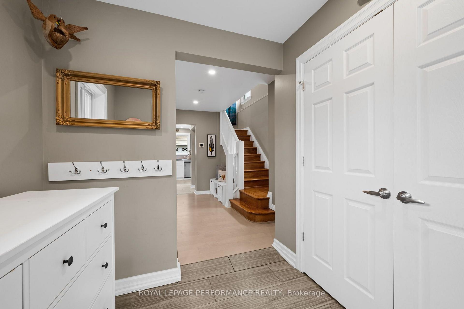 Photo 3 of 2189 Blossom Drive, Ottawa, Applewood Acres — HOMEH
