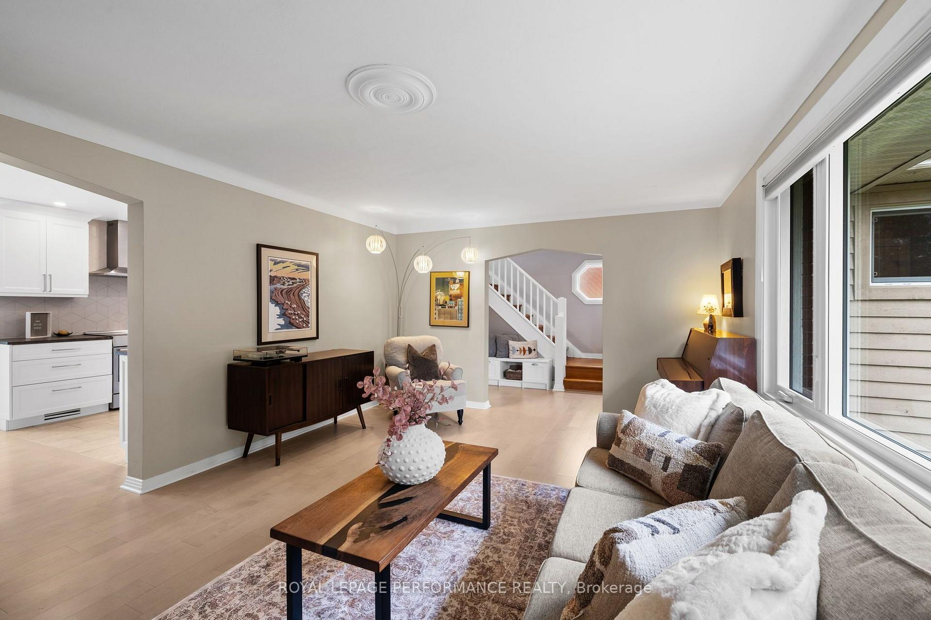 Photo 7 of 2189 Blossom Drive, Ottawa, Applewood Acres — HOMEH