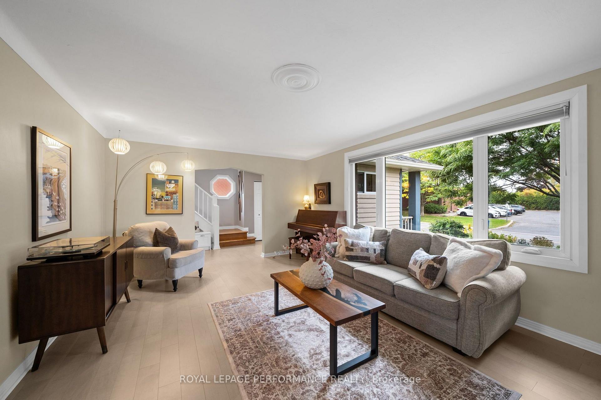 Photo 8 of 2189 Blossom Drive, Ottawa, Applewood Acres — HOMEH